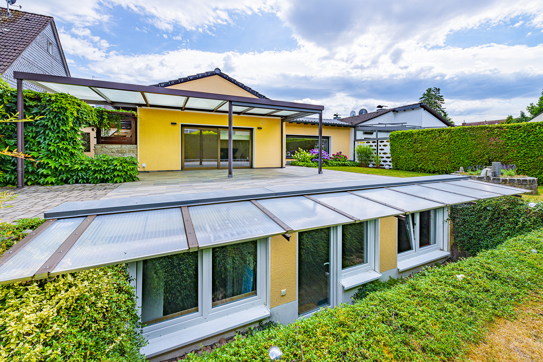 Großzügiger Bungalow in begehrter Wohnlage mit Garage & Stellplätzen