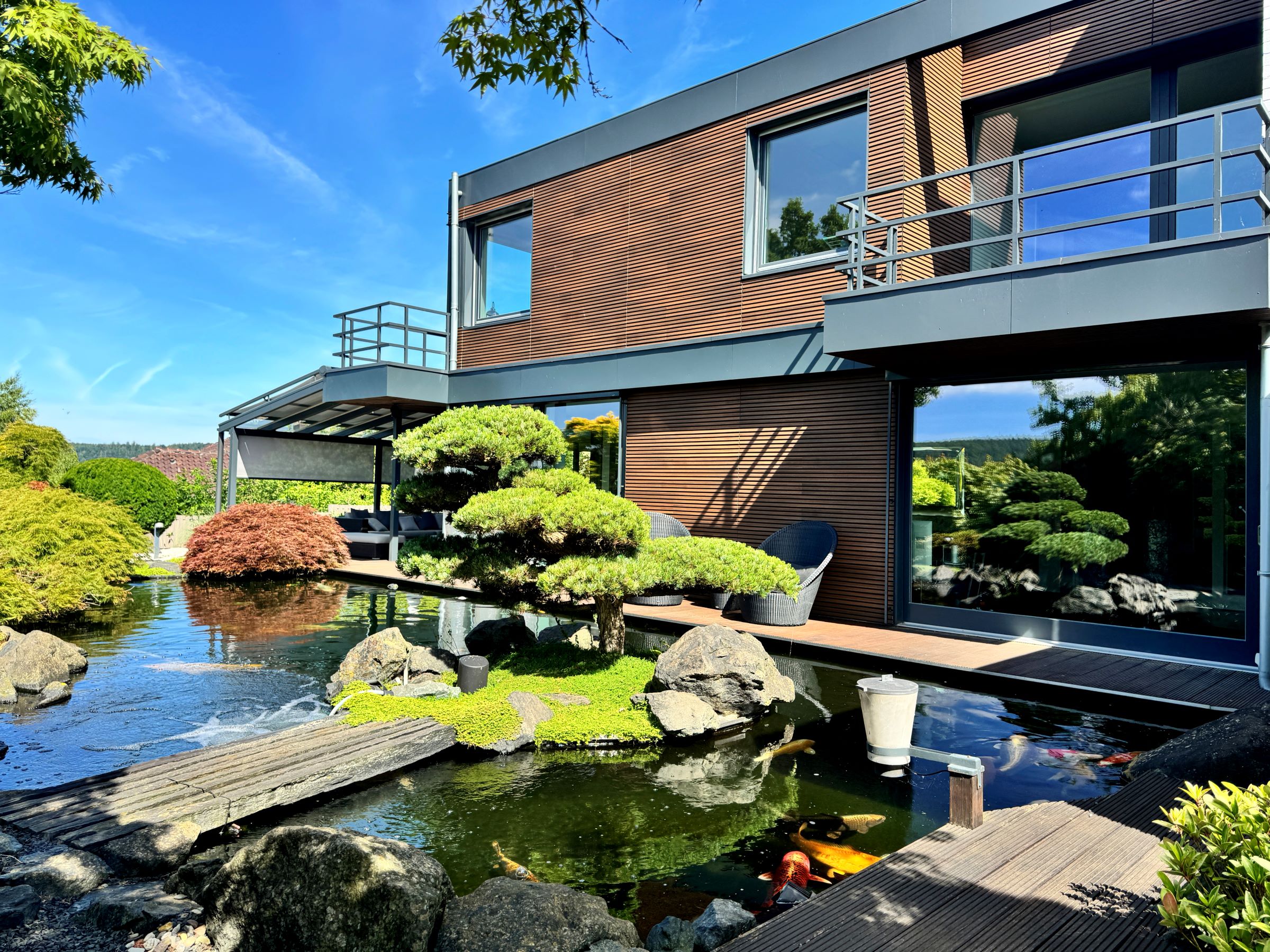 Stilvolle Villa  in ruhiger Sackgasse mit Pool und wunderschönem Sonnengrundstück!