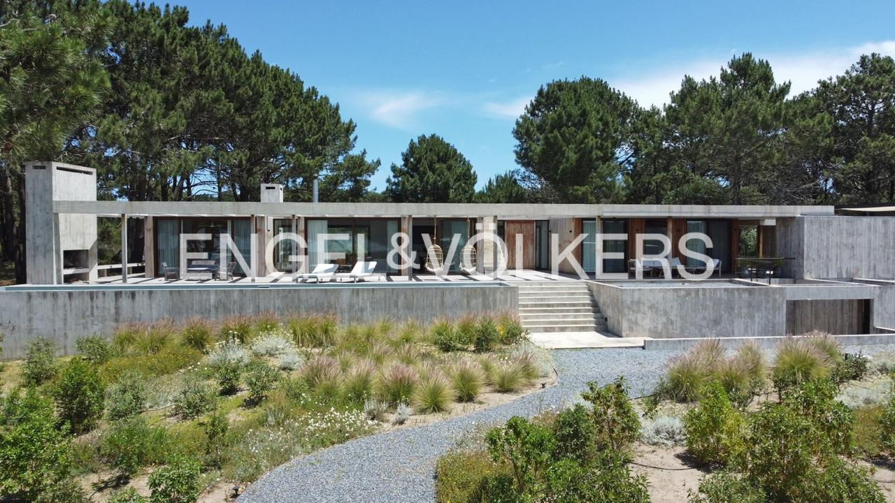 House in an exclusive neighbourhood José  Ignacio