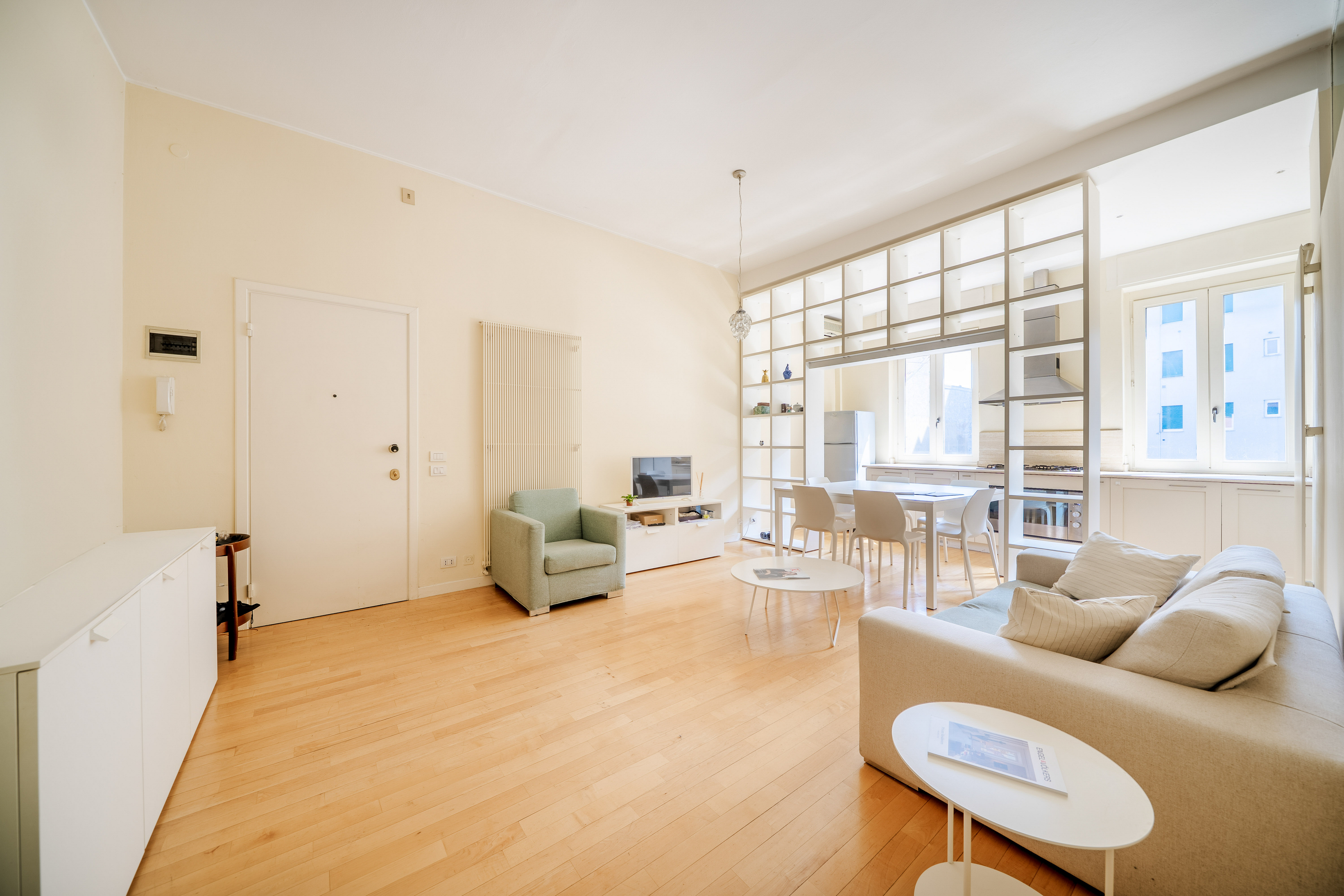Bright, Peaceful Living in the Heart of Milan