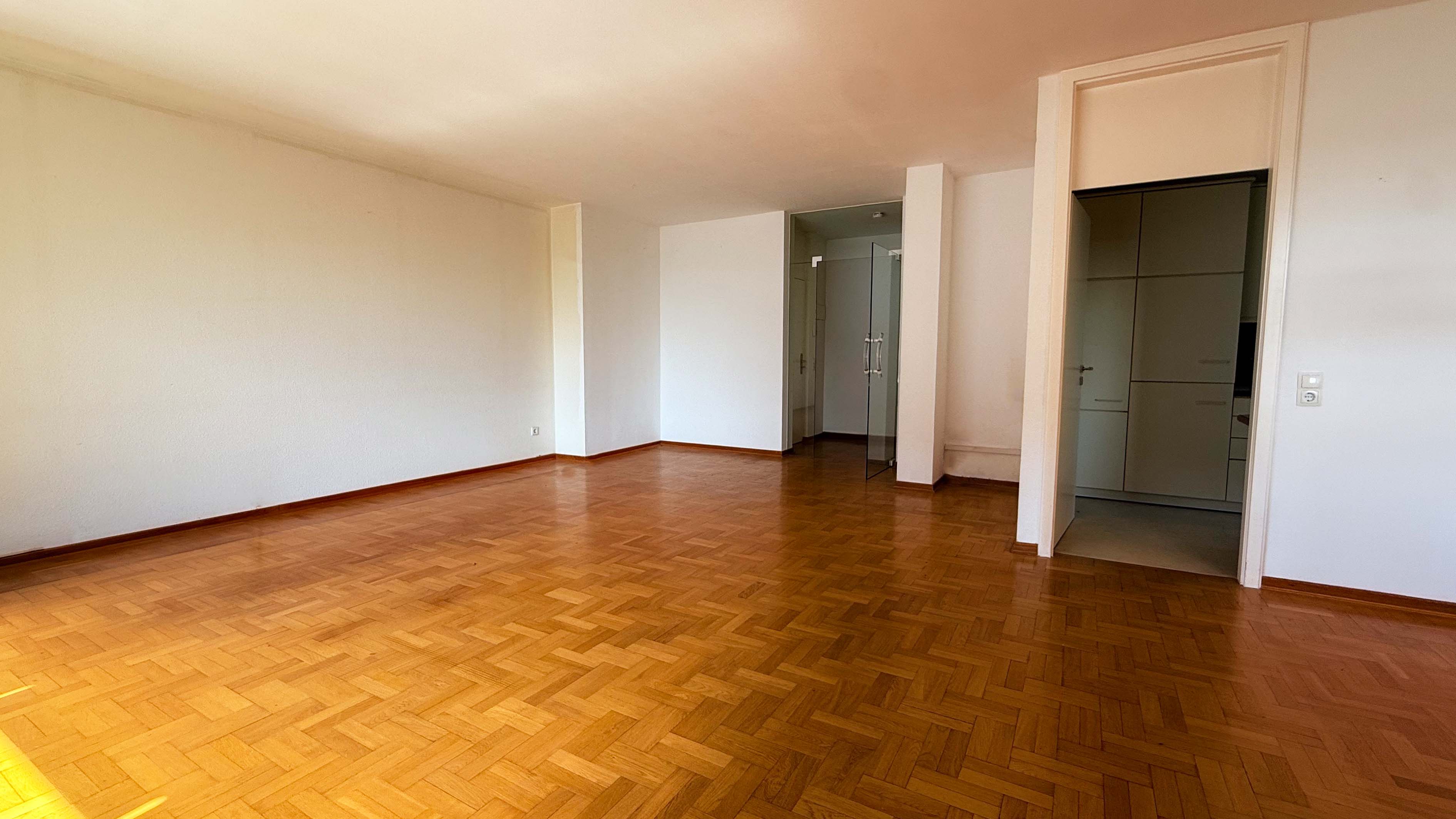 Helle 4-Zimmer-Wohnung mit drei Balkonen