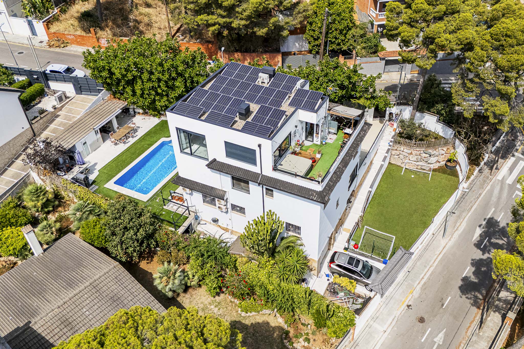 Exclusive home with sea views and wellness area