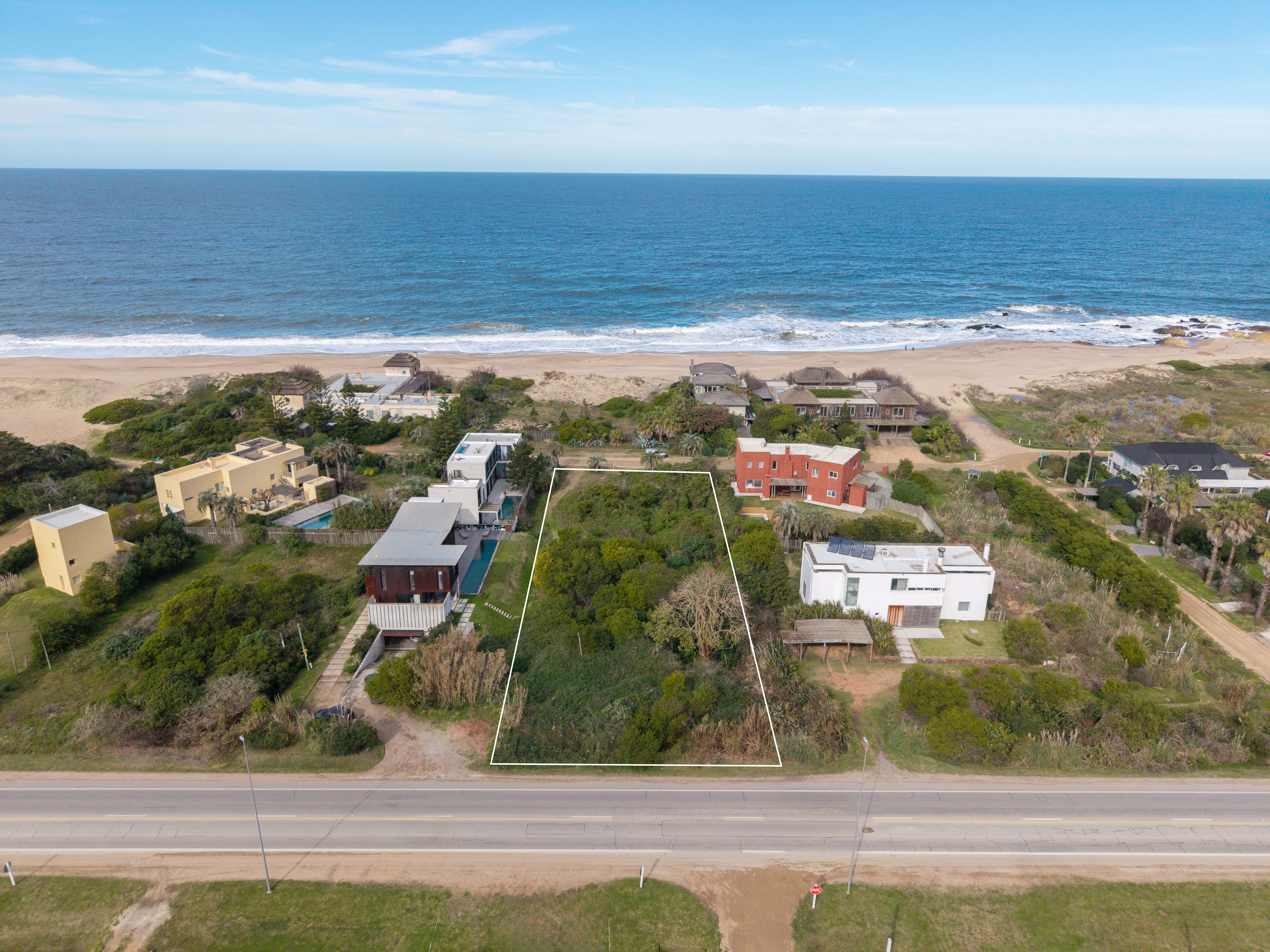 Exclusivo lote en Punta Piedras