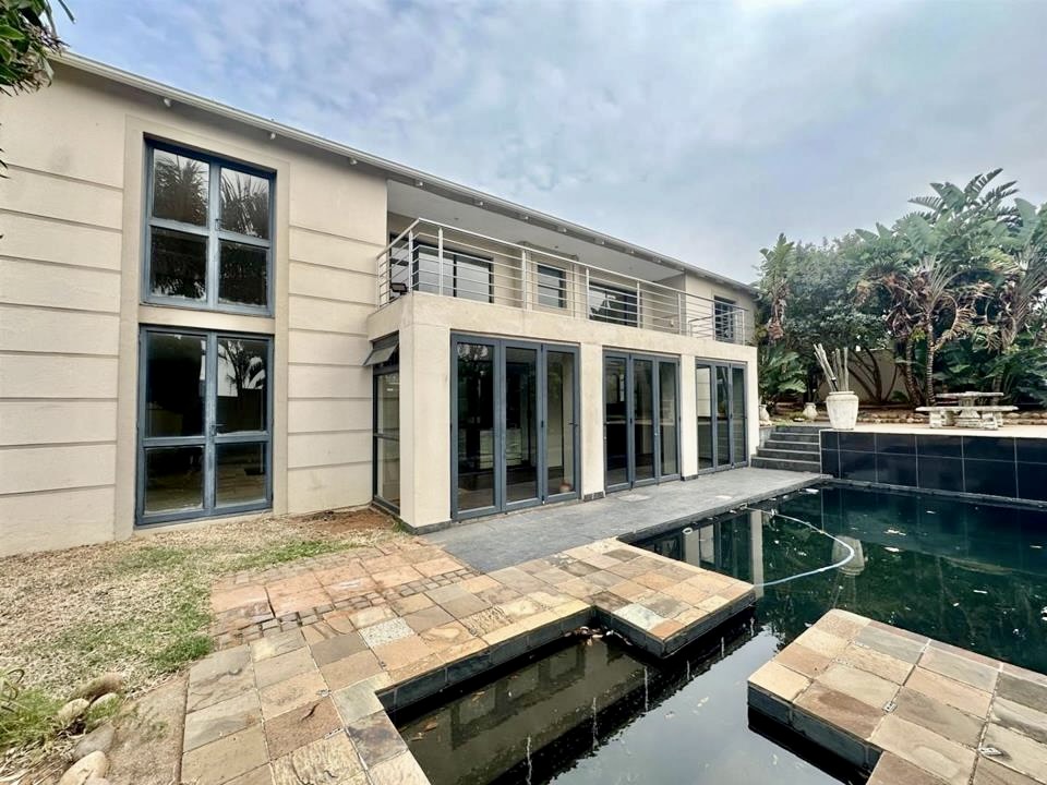 Spacious 5-Bedroom Family Home with Pool in Umhlanga Manors