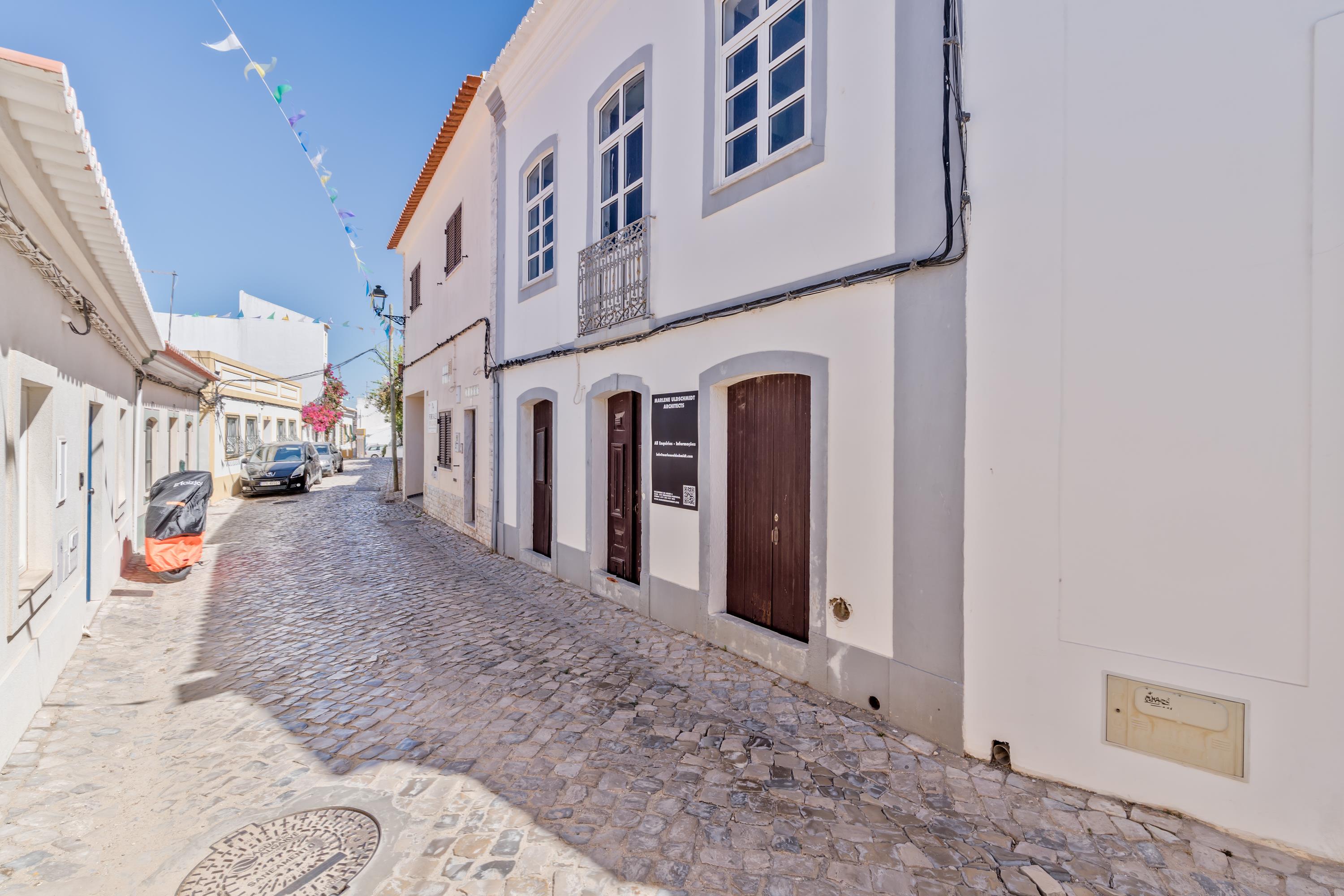 Amazing renovation opportunity in the heart of Ferragudo