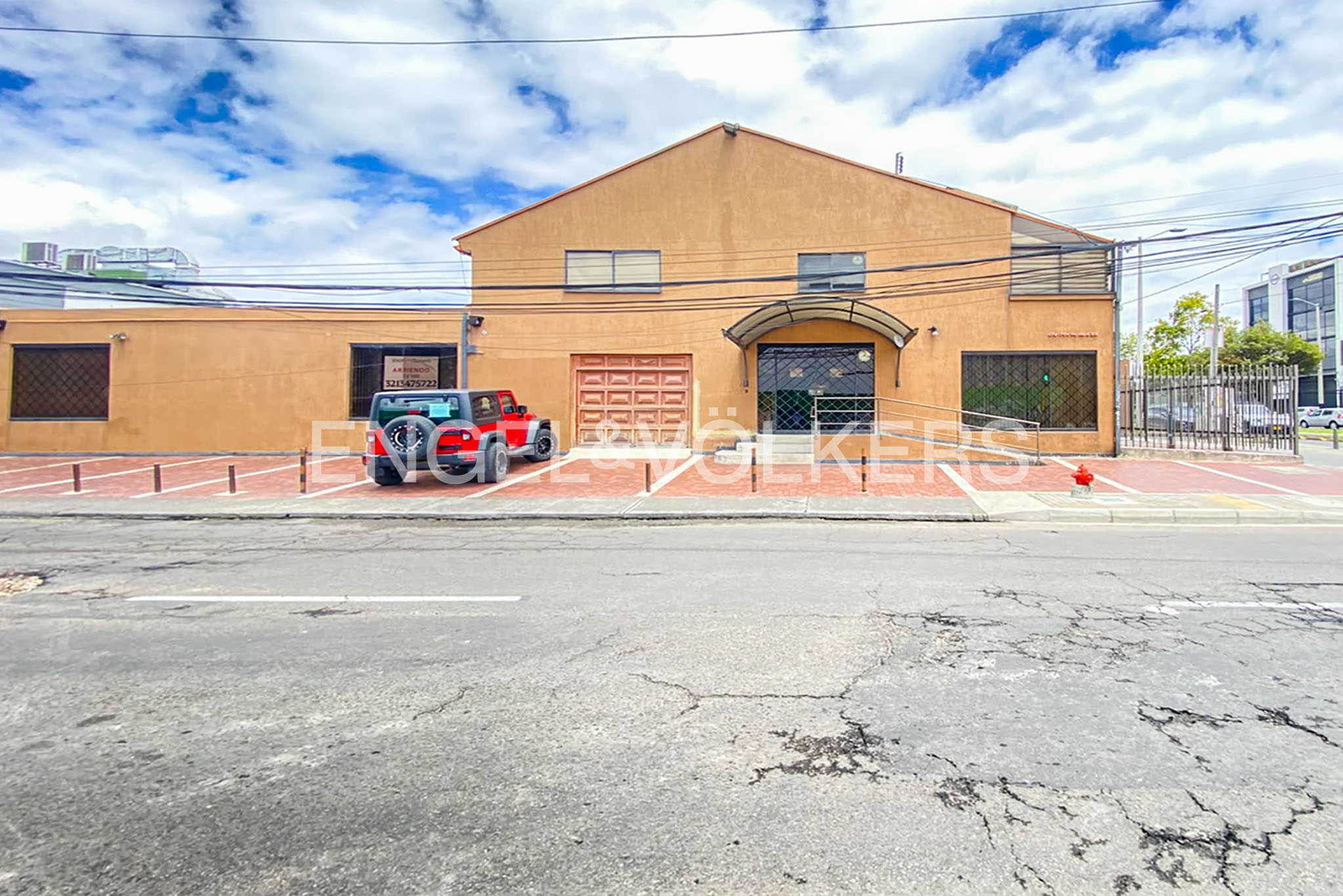 Arriendo Local 560 m², Uso Salud, Ips; Clinicas, Supermercados,Veterinaria 14 Parqueaderos