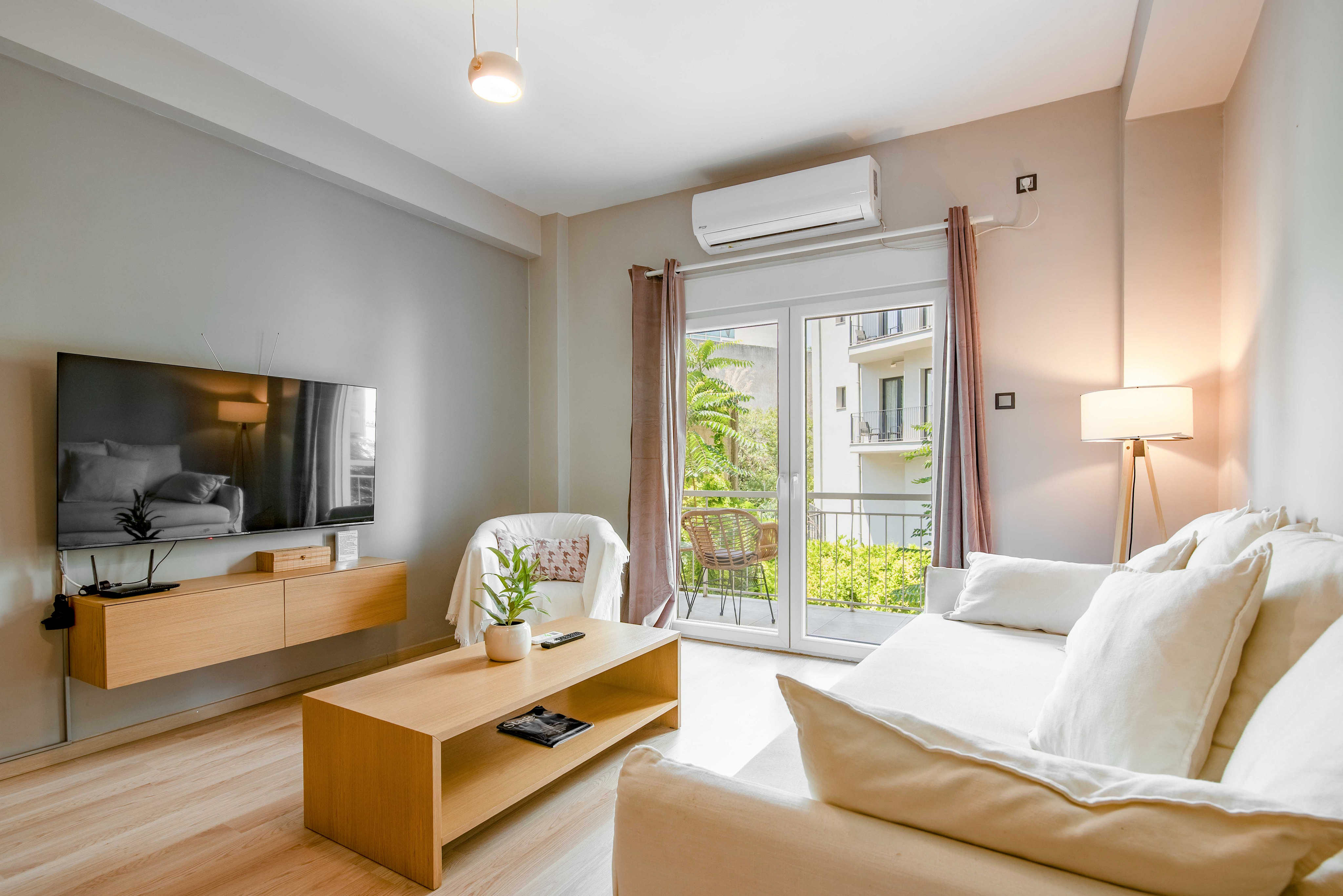 Modern and renovated 93 sq.m. apartment in Exarcheia