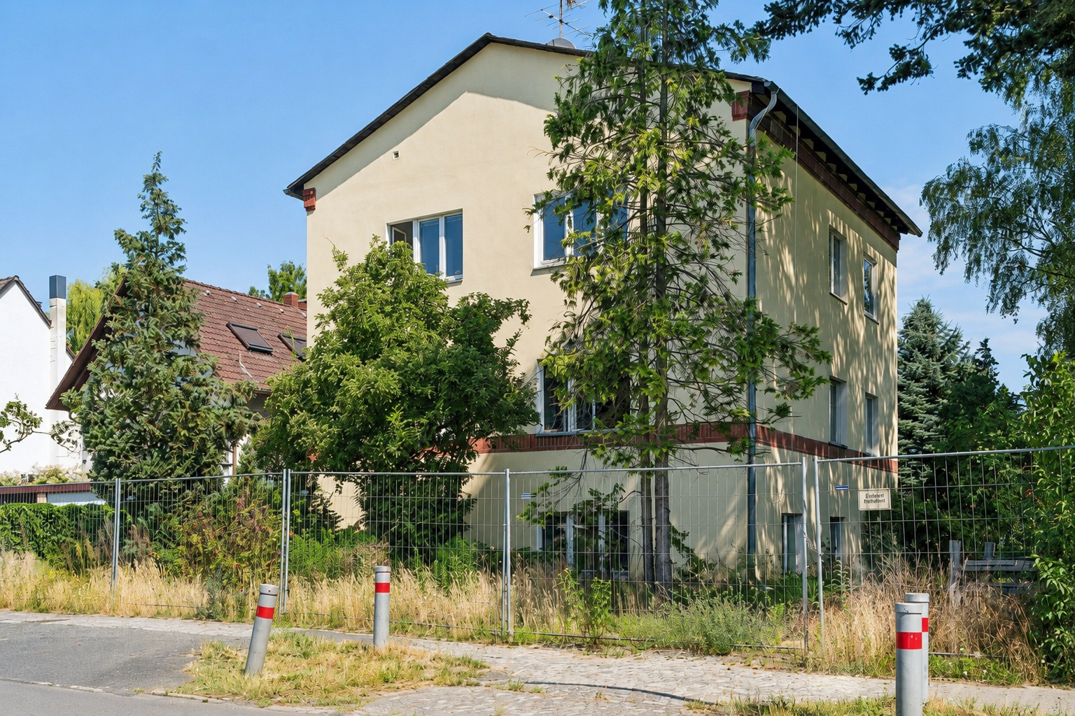 Mehrgenerationenhaus oder 3 Wohnungen++Viele Möglichkeiten für Liebhaber der 1930er Jahre