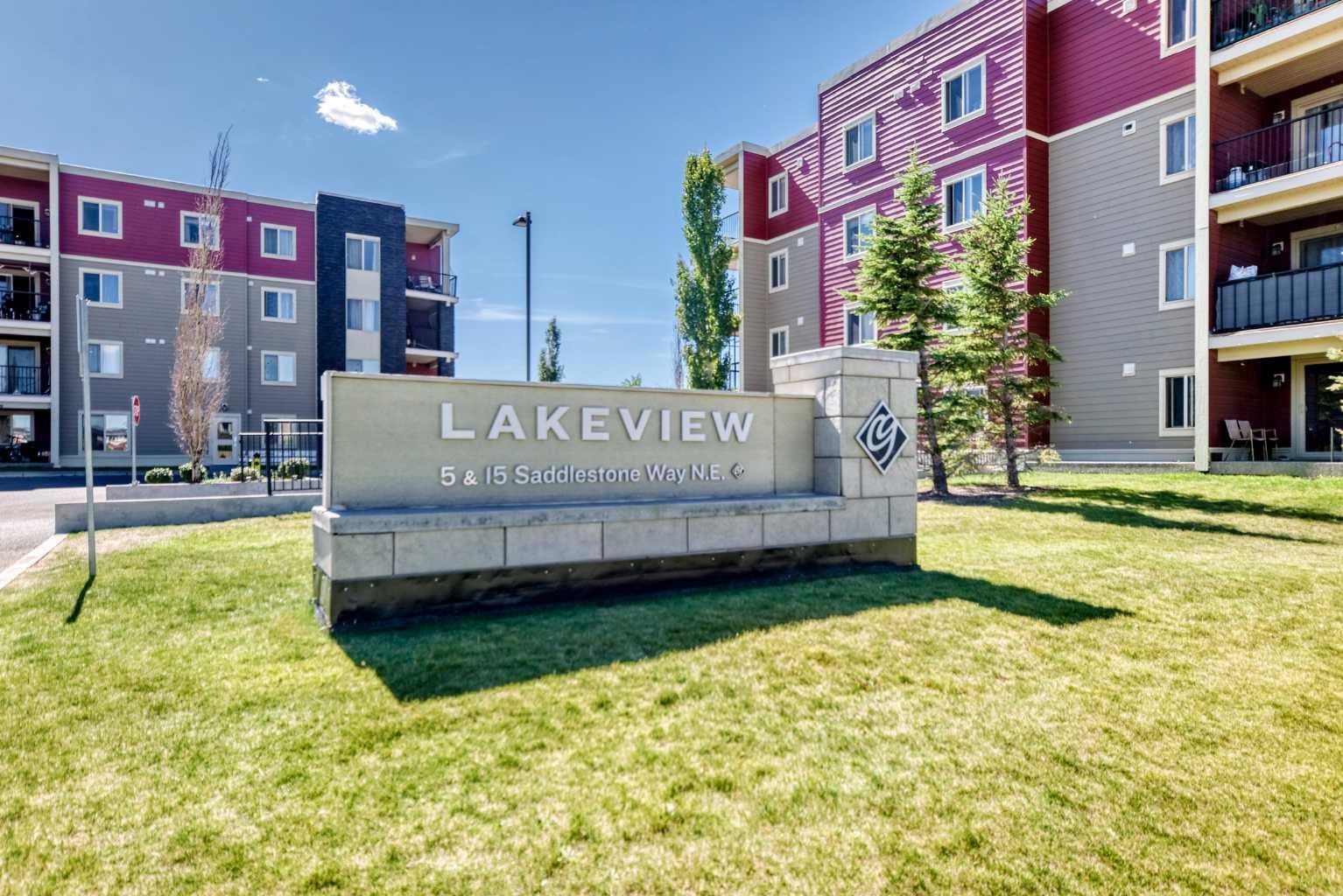 TOP-FLOOR 2 BED | 2 BATH | TITLED UNDERGROUND PARKING.