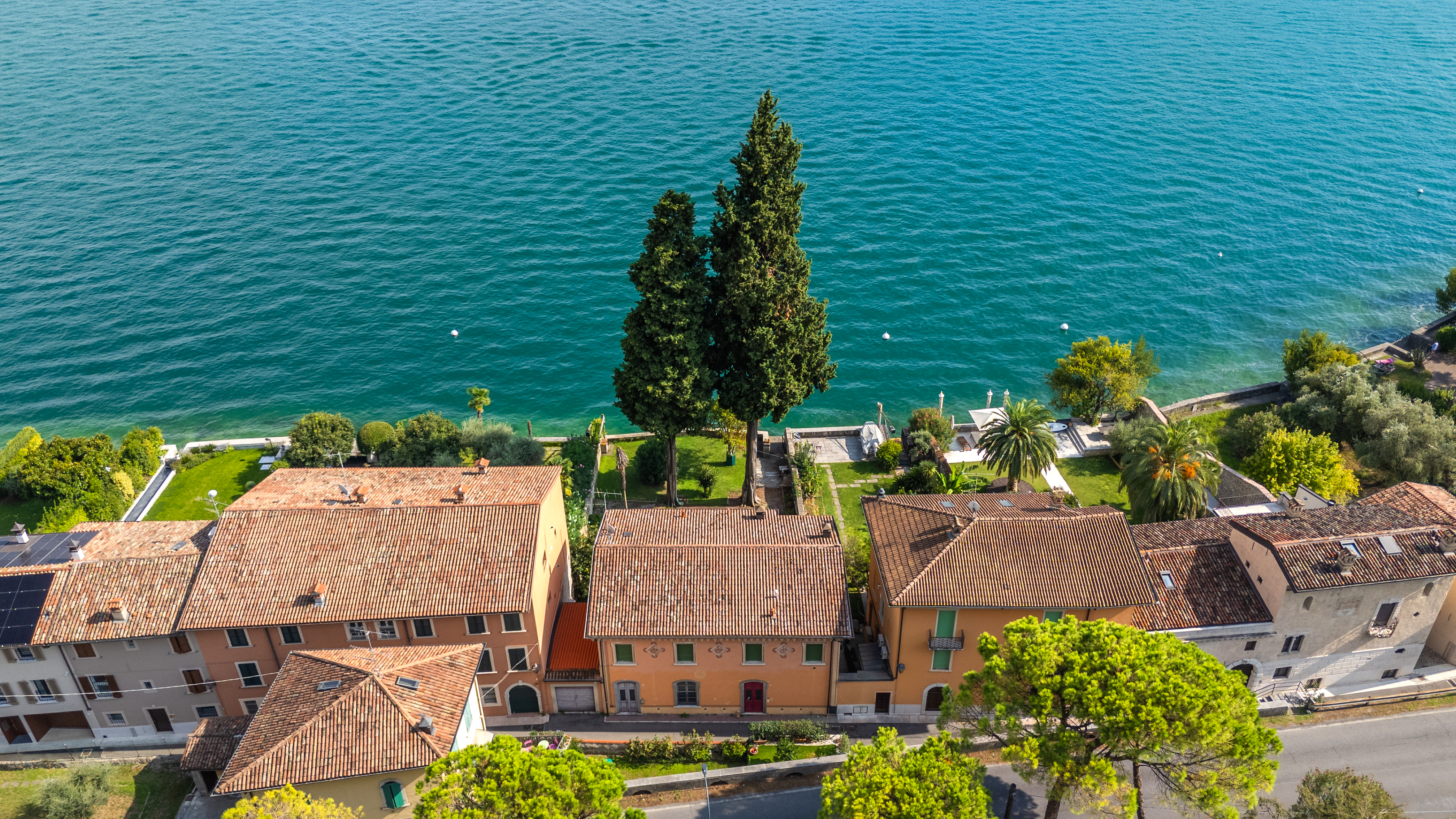 Exclusive lakefront property in Salò