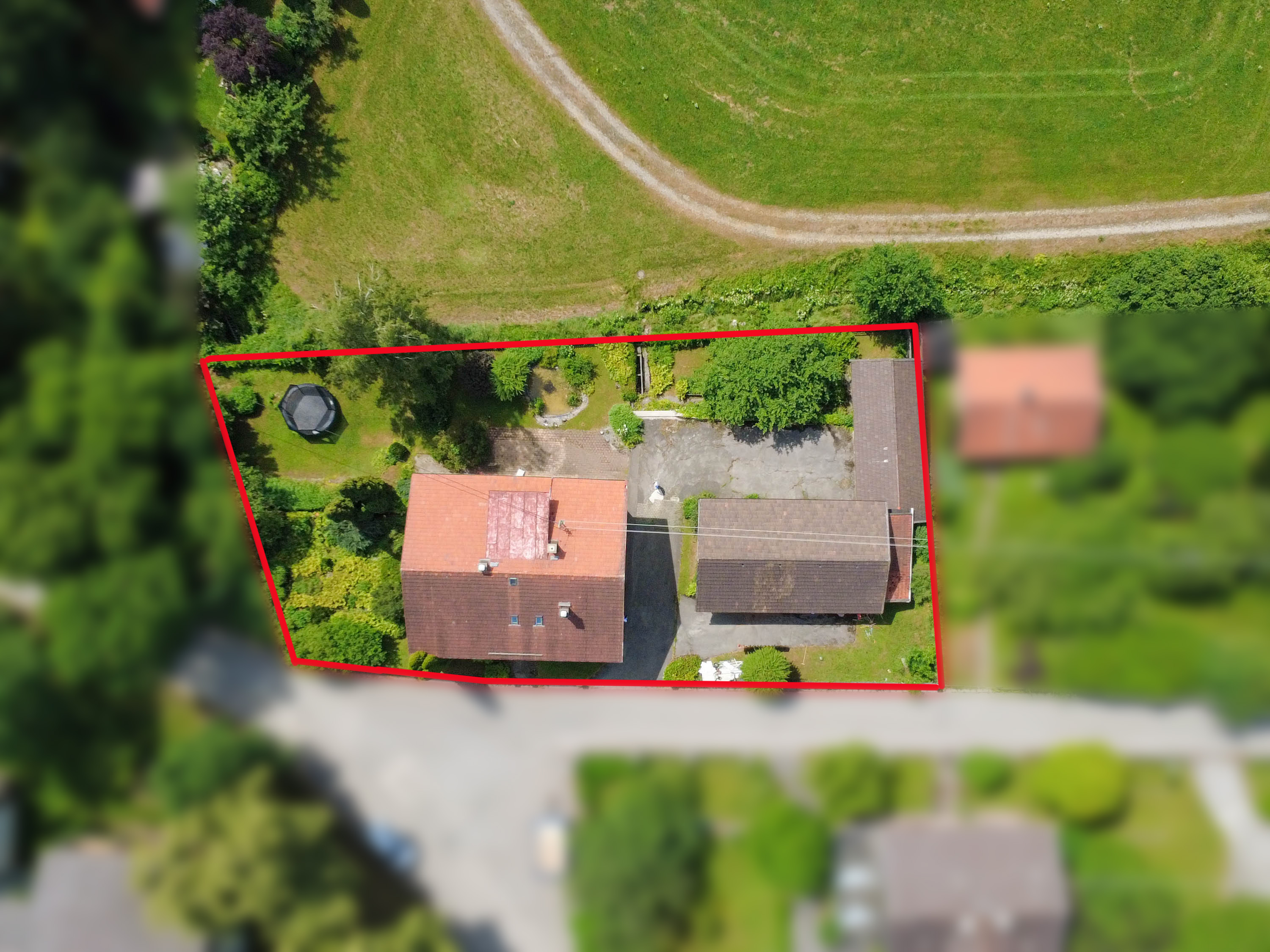 Sonniges Traumgrundstück mit Altbestand für variable Bebauung nach § 34 BauGB