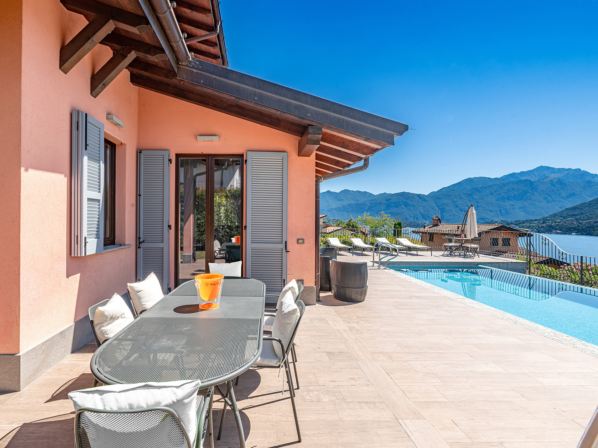 Elegant villa with pool and lake view in the heart of Tremezzina