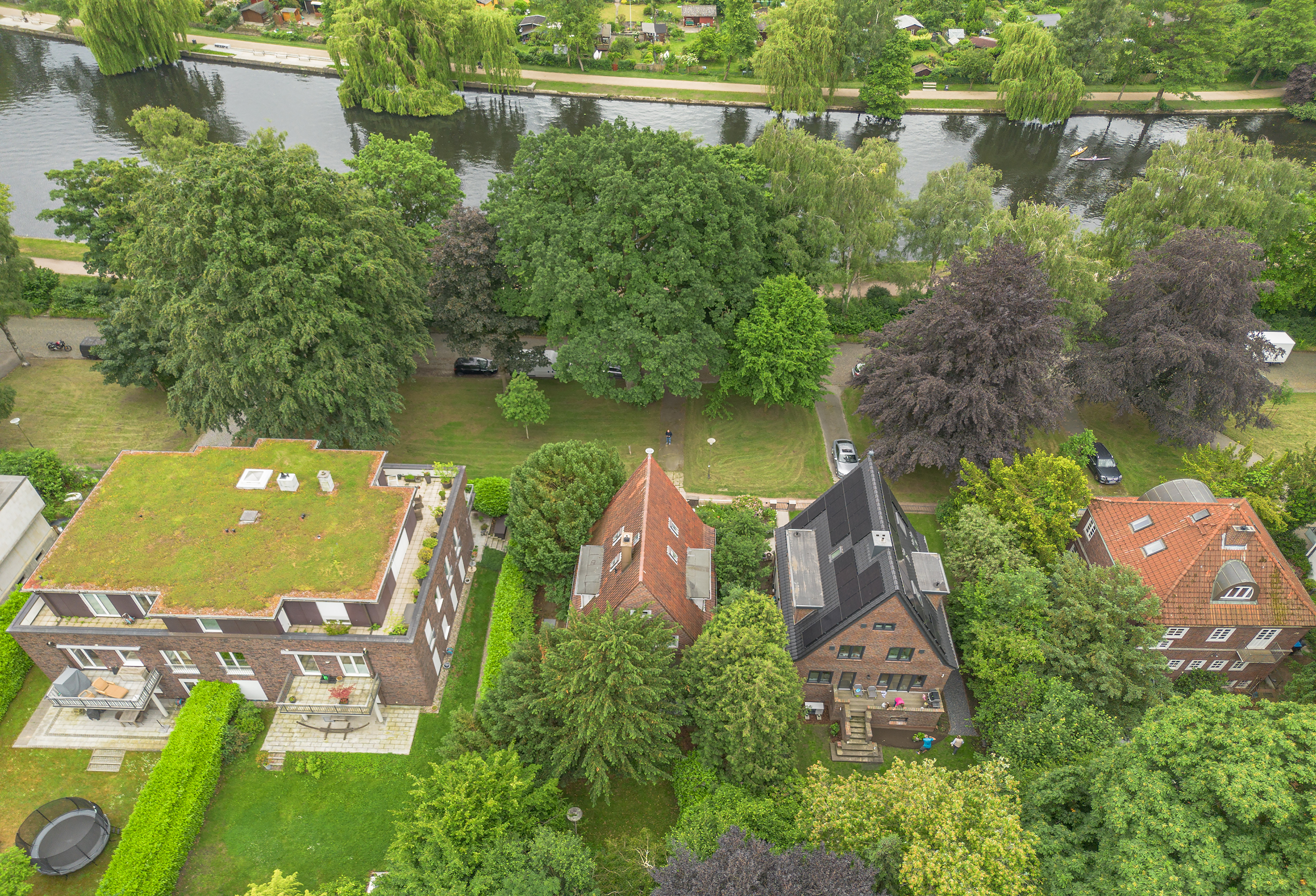 Seltene Gelegenheit – Einfamilienhaus direkt am  Alsterlauf!
