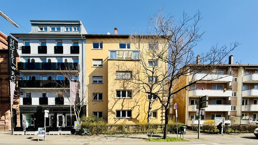 VERKAUFT: 19-Parteienhaus mit Stellplätzen in Innenstadtlage