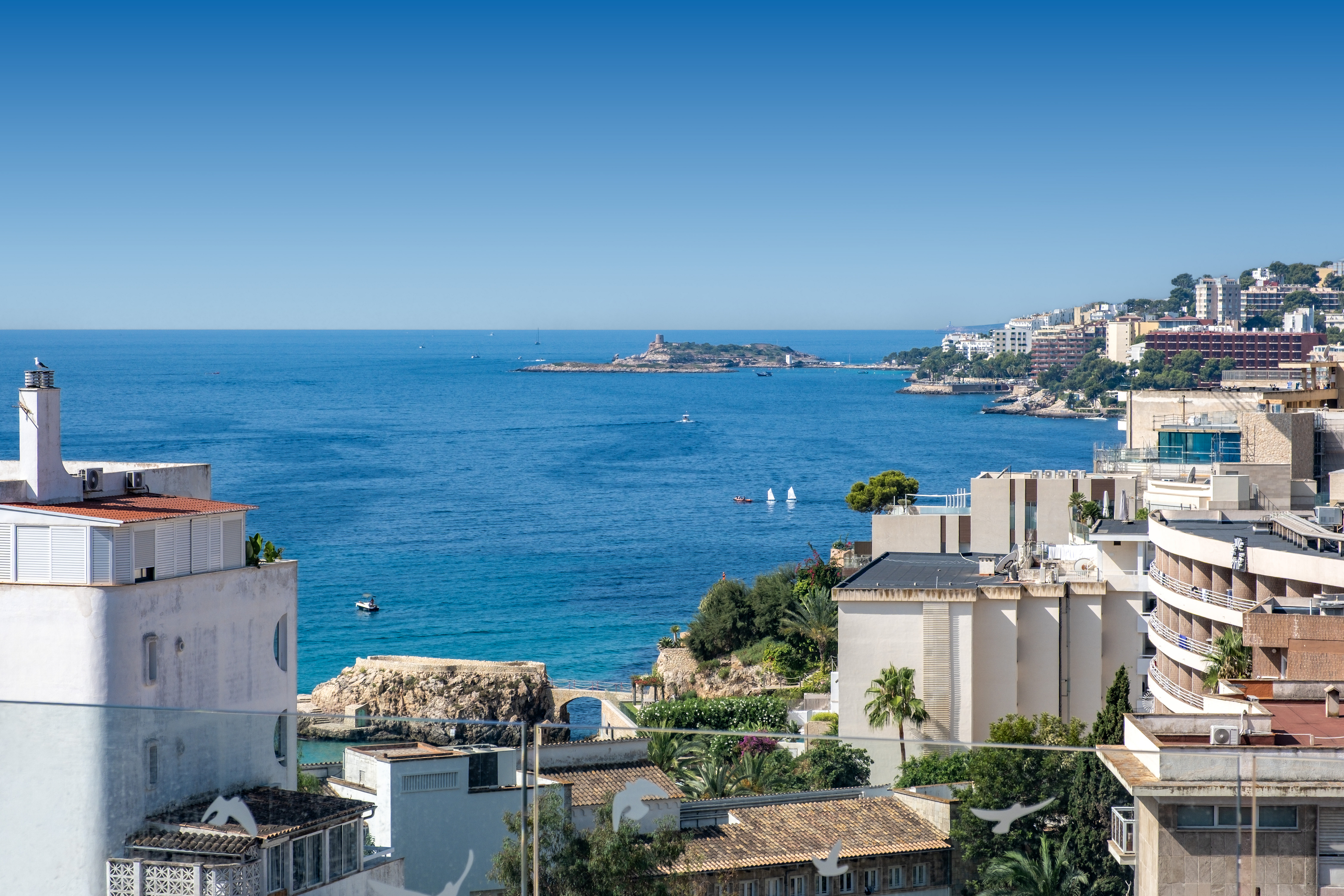 Elegant New-Build Sea-View Apartment with Exclusive Amenities in Cala Major