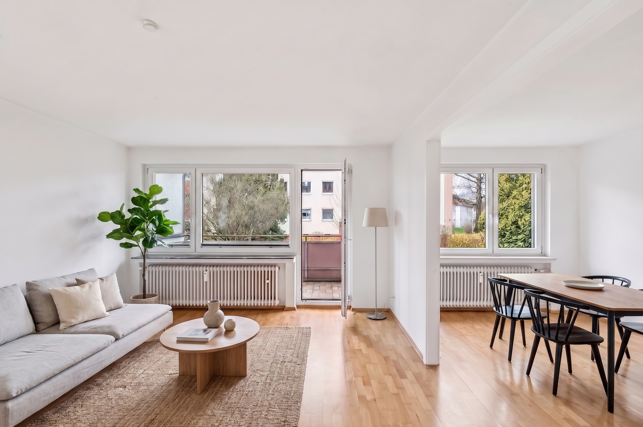 Sonnige 4 Zimmer Hochparterre Wohnung & Balkon