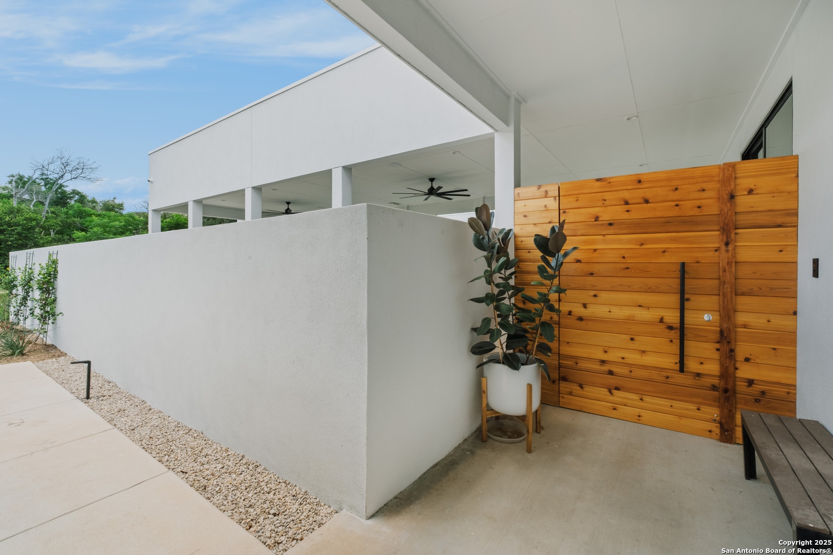 Customizable Modern Living with Sustainability