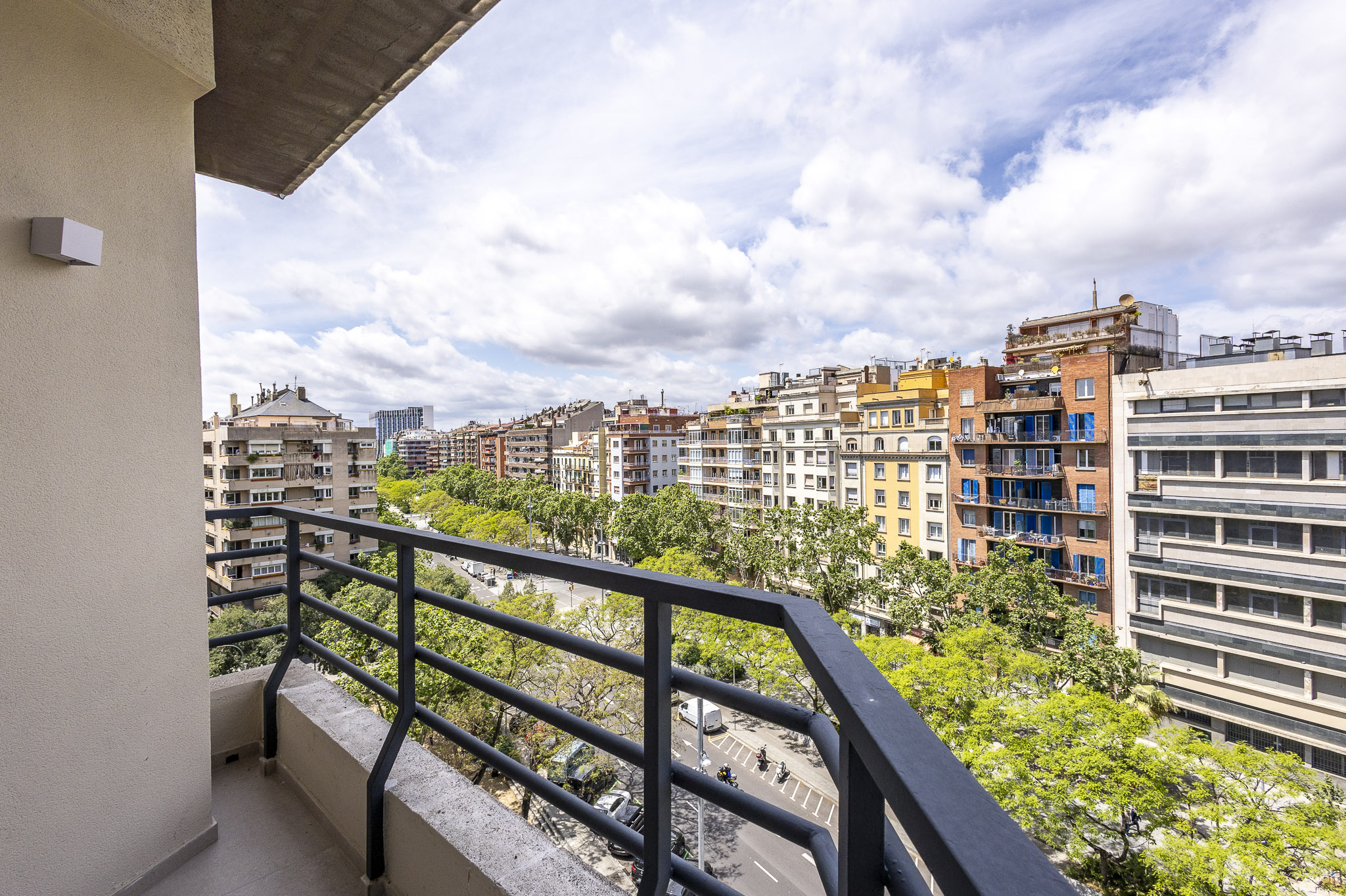 Exclusiva vivienda alta reformada a estrenar en Eixample Esquerra