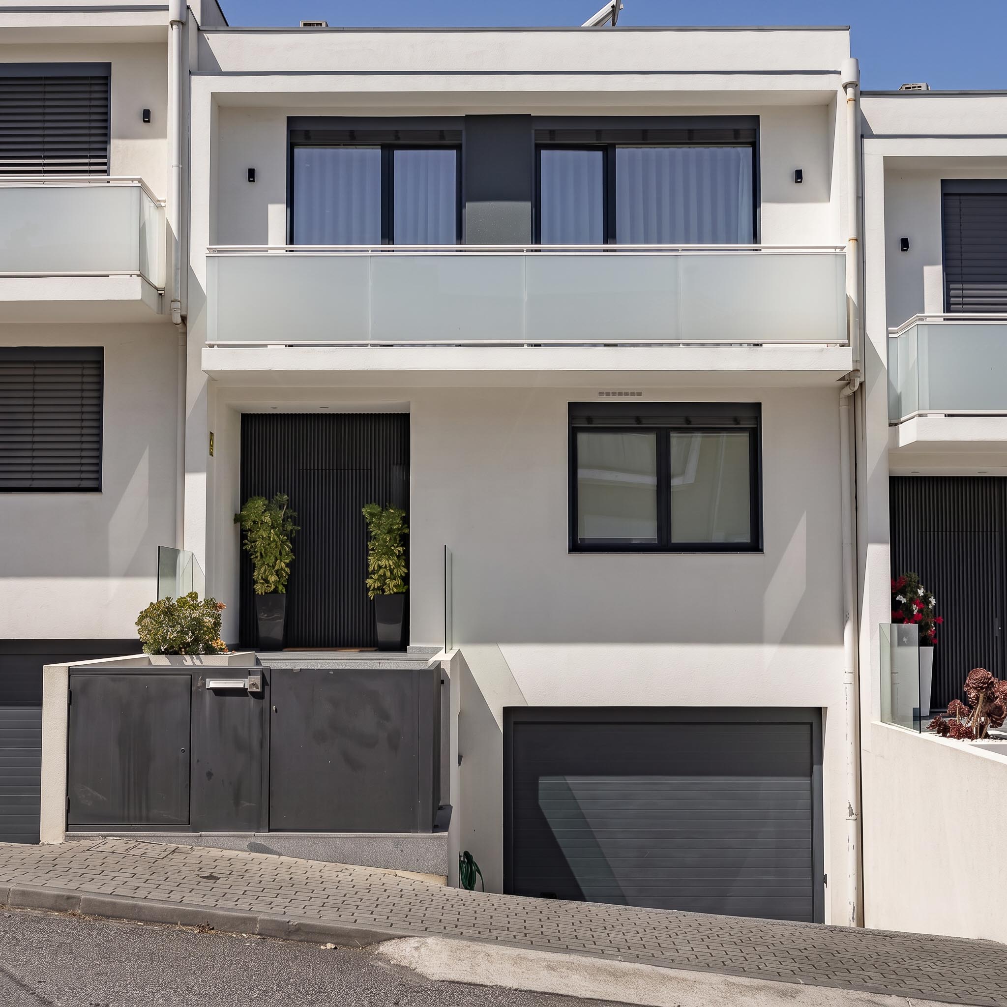 Reihenhaus mit 3 Schlafzimmern und Garage in Fraião, Braga, Nordportugal