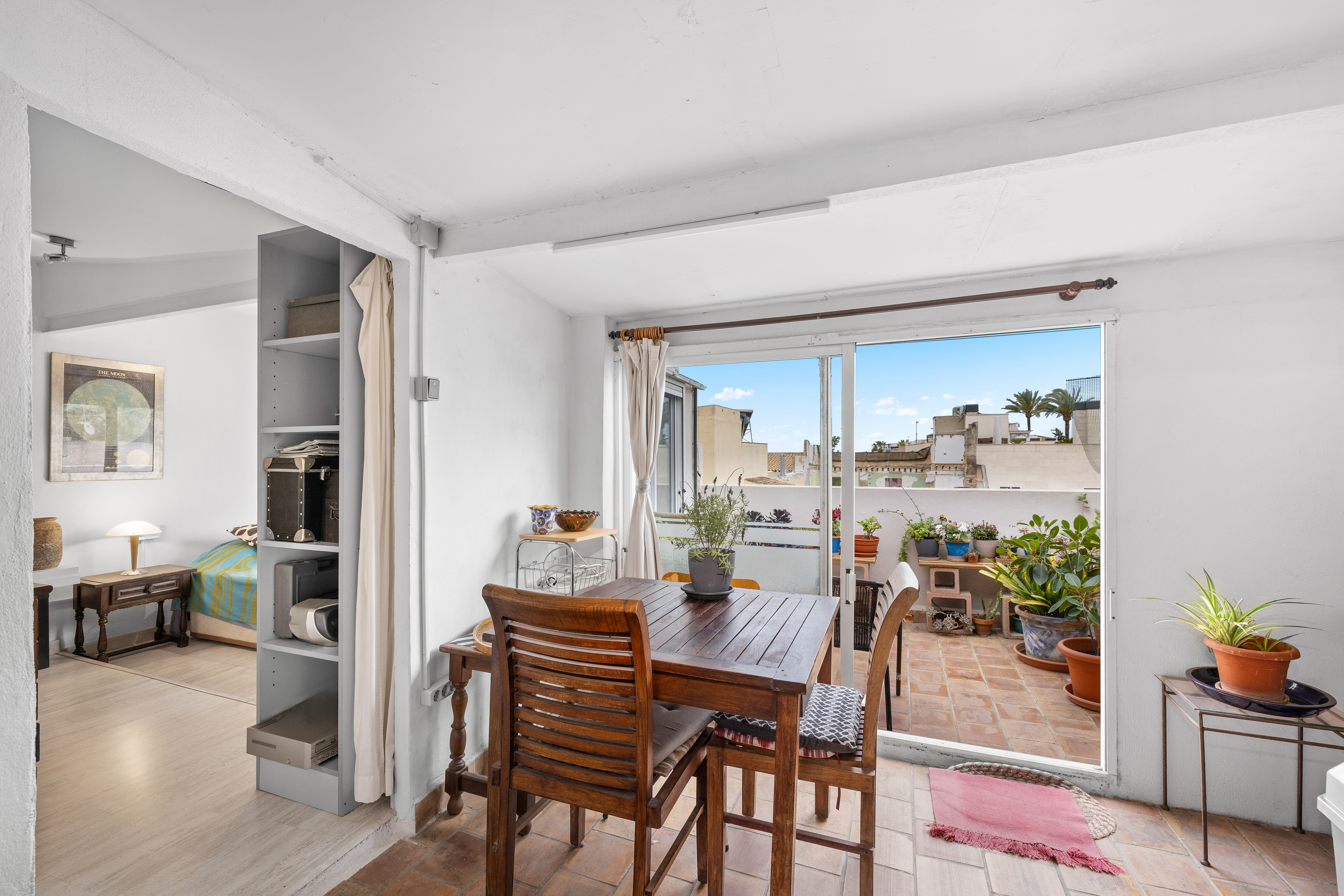 Traditional apartment close to the beach in Portixol