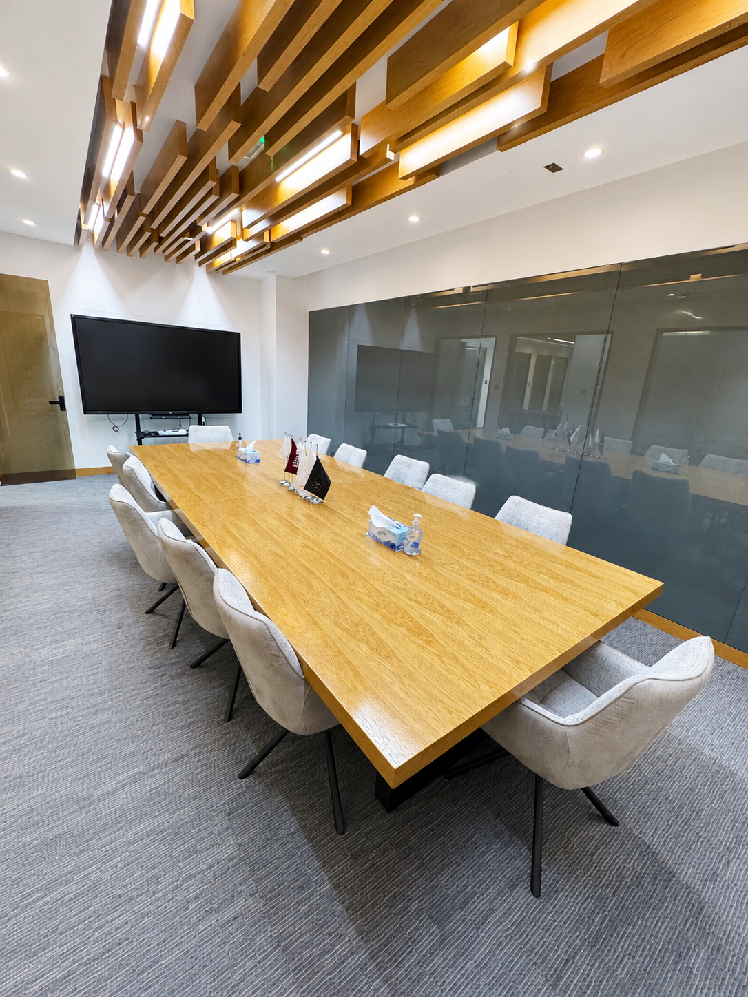 High End Fitted | 15 Parkings | Premium Workspace