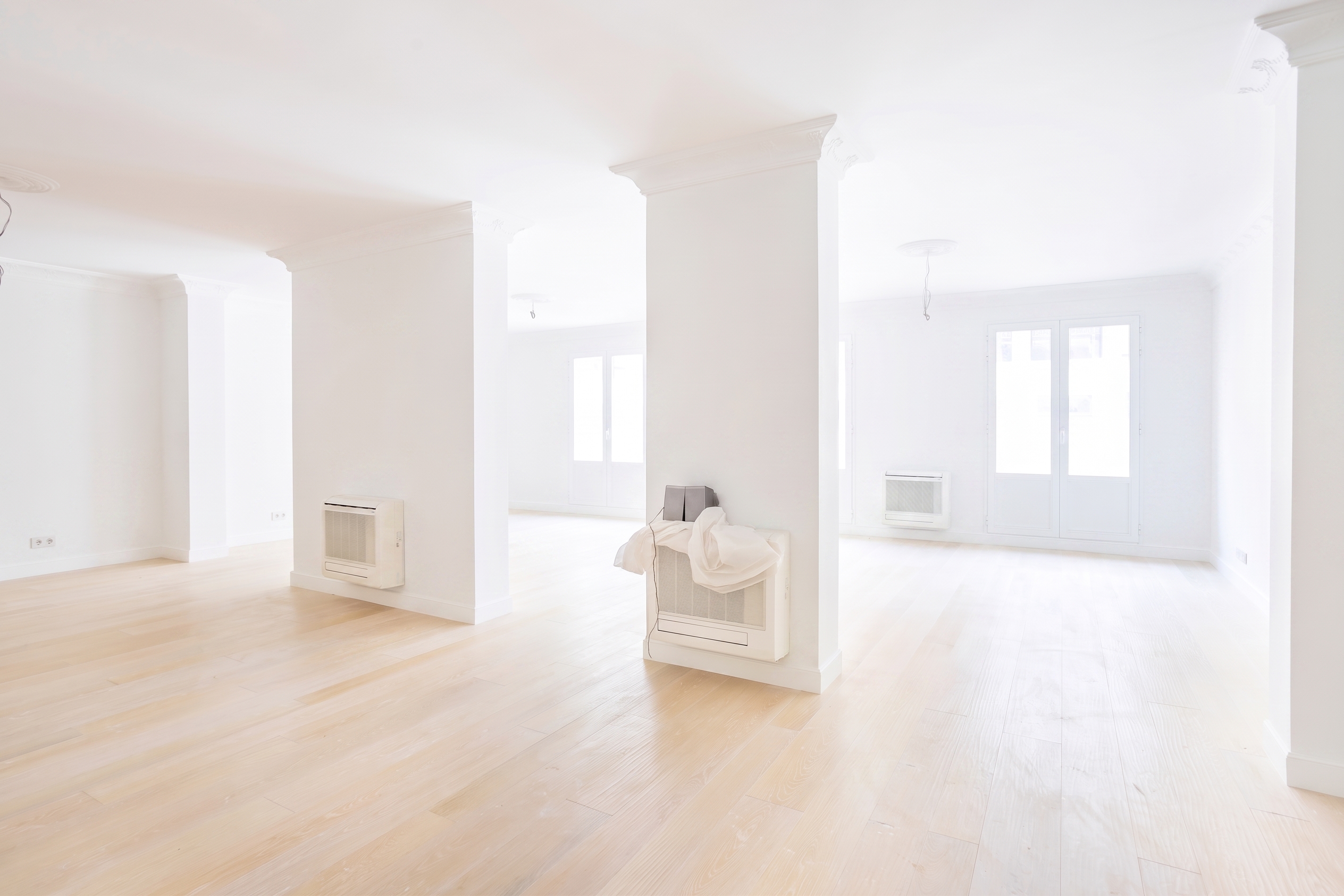 Property for renovation with 3 balconies overlooking the Teatro Real