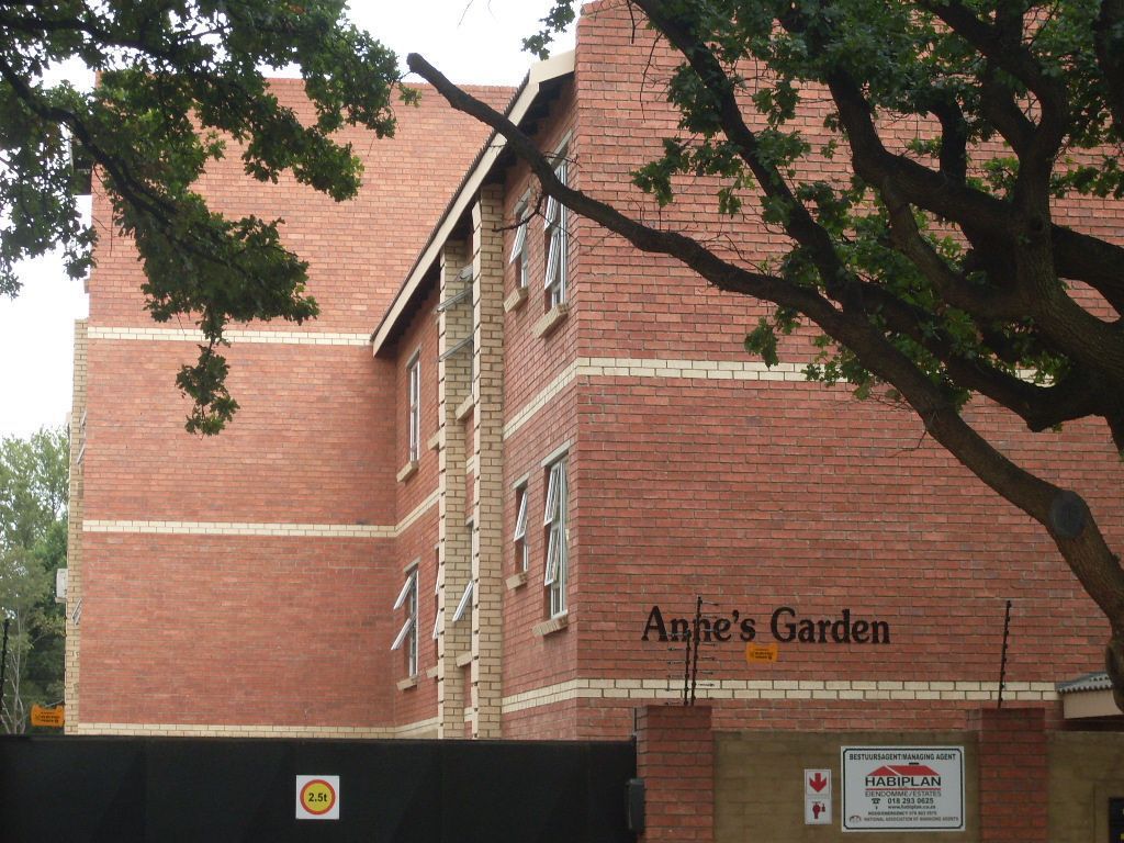 Student apartment near NWU