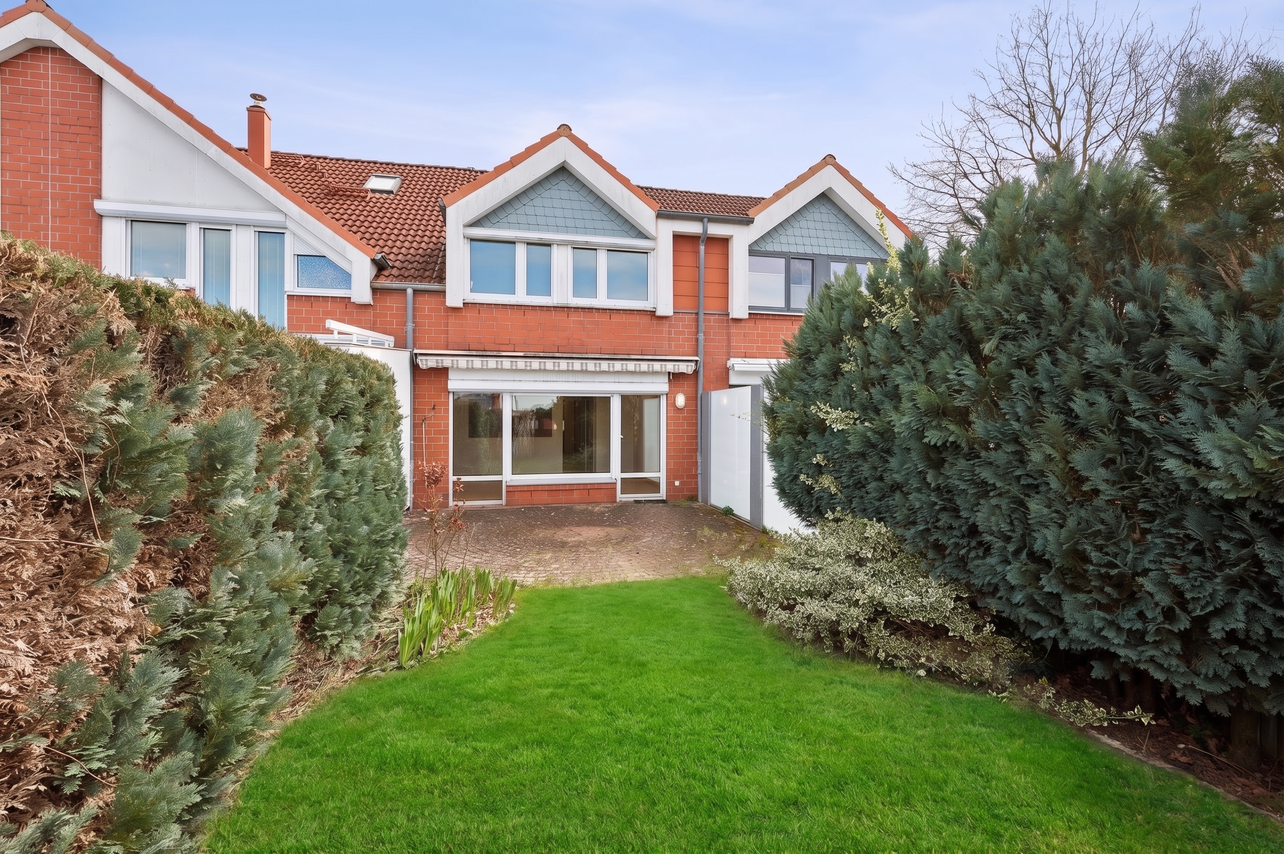 Charmantes Reihenmittelhaus & Garage im Grünen – mit viel Potenzial und ideal für kleine Familien