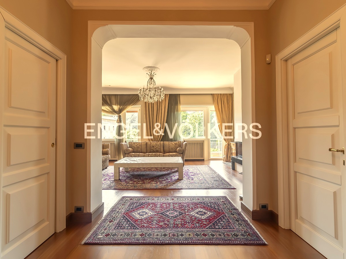 Prestigious apartment on Via Gregorio VII