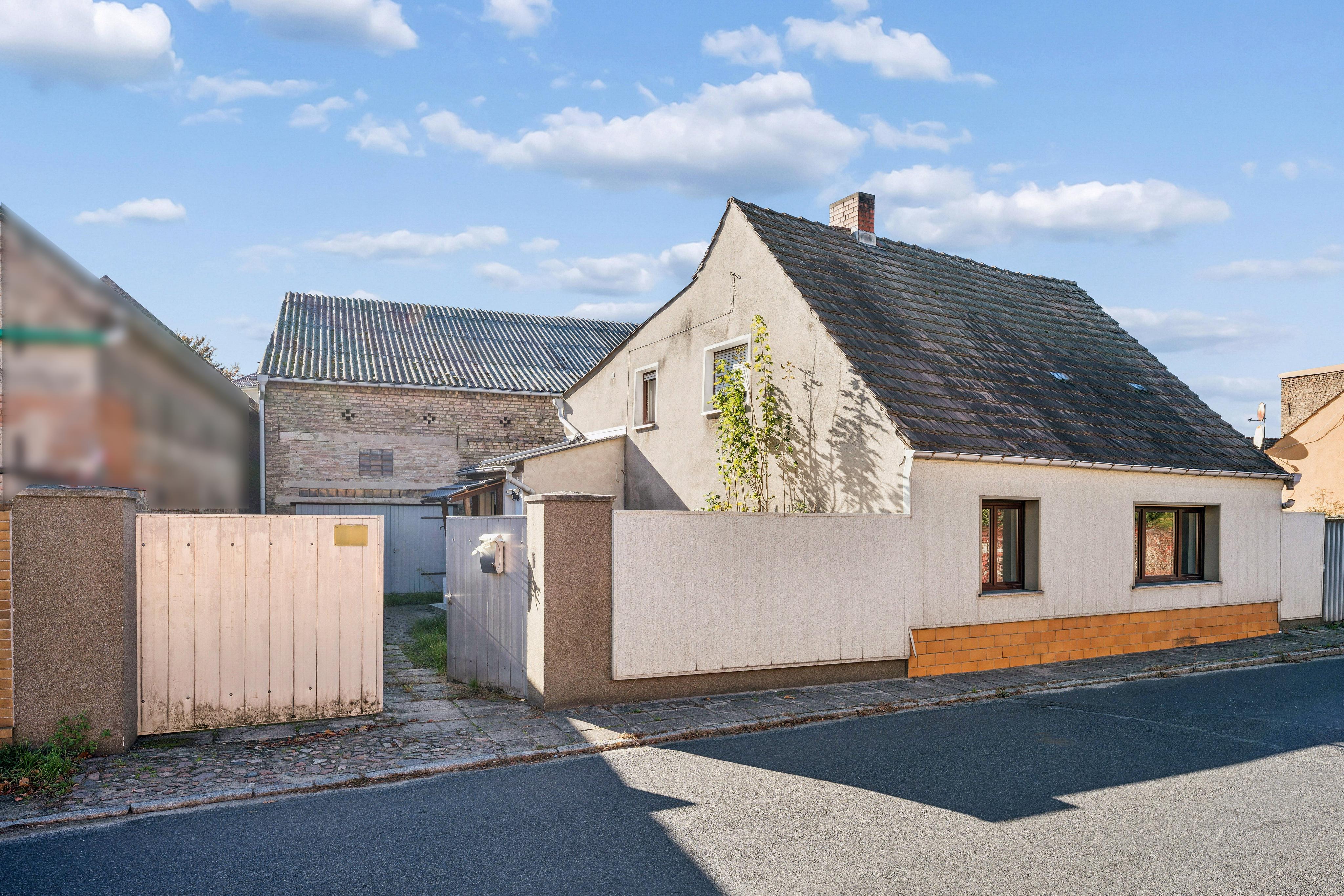 Ein Bauernhaus mit Geschichte, Innenhof und vielen Möglichkeiten