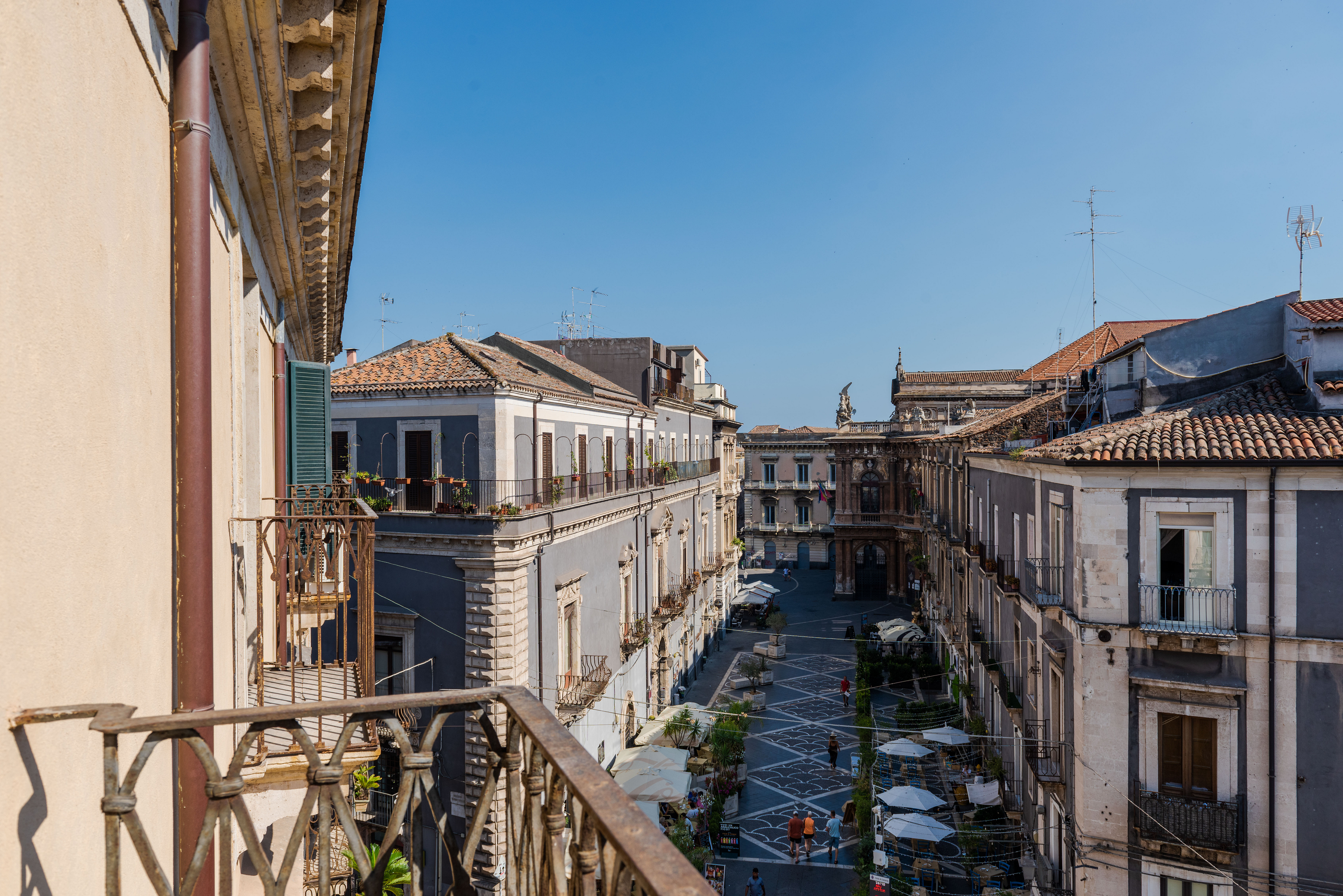 Apartment to Renovate with 19th-Century Frescoes and Views of Teatro Massimo
