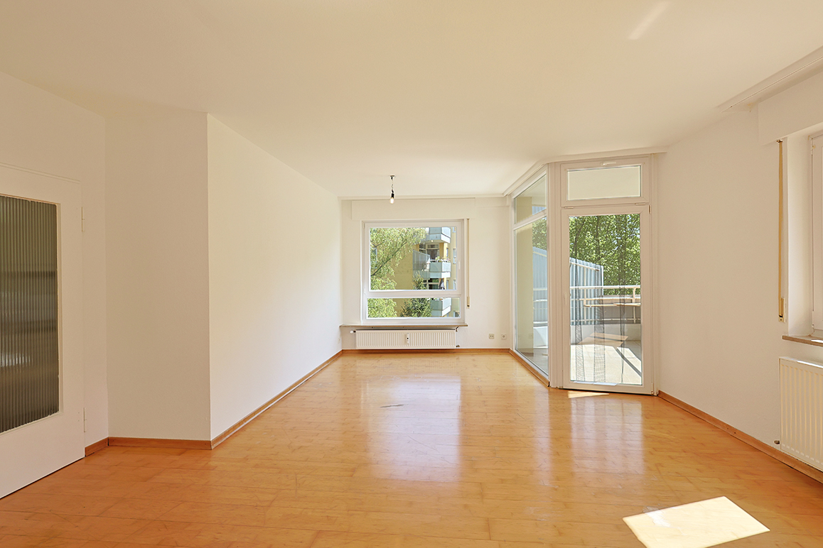 Großzügige Wohnung mit viel List und großem Balkon in ruhiger Lage