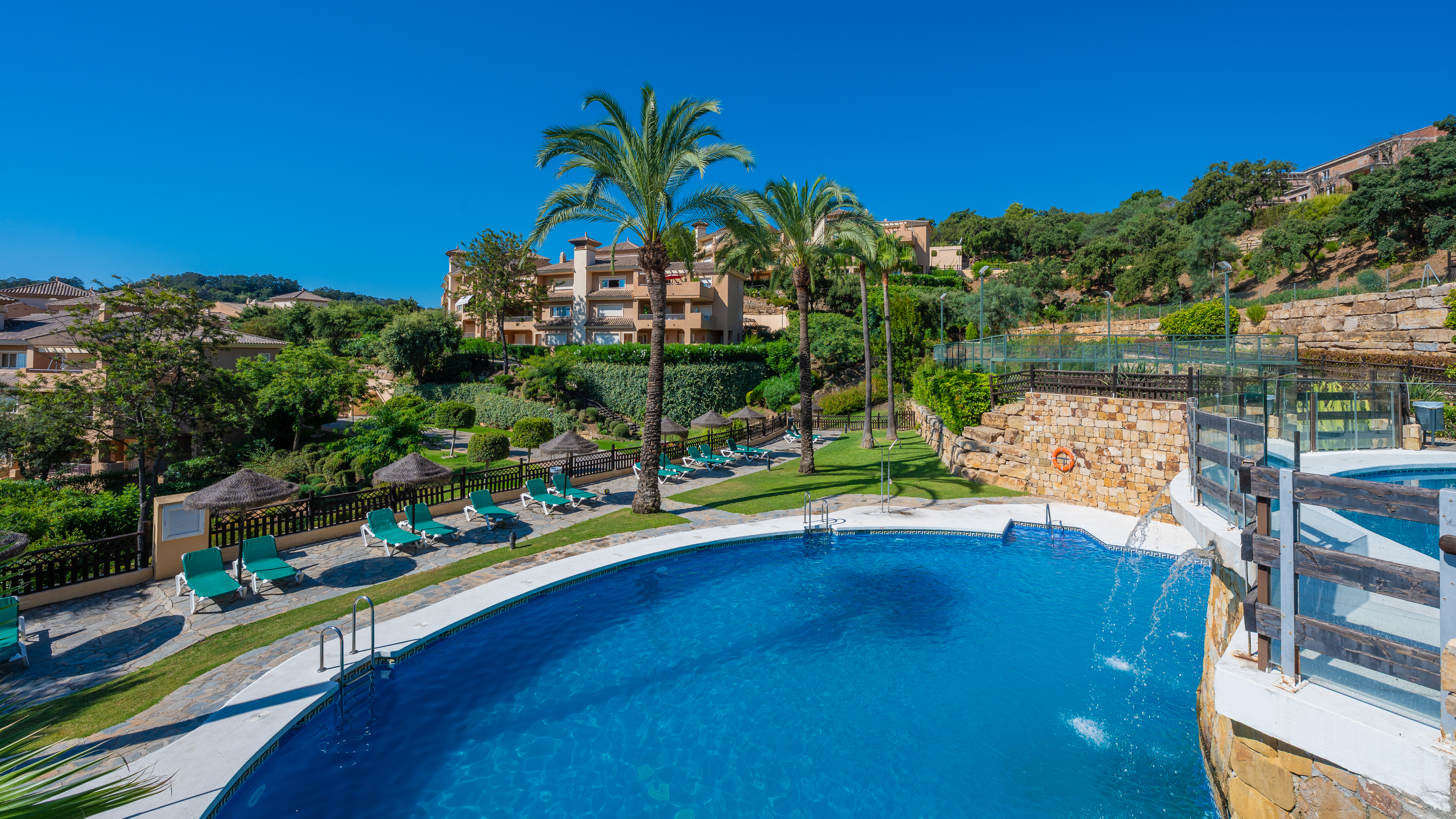 Elegant 2-Bedroom Ground Floor Apartment with Private Garden &  Sea Views in La Mairena | Long-Term Rental for a Peaceful Living Close to Marbella