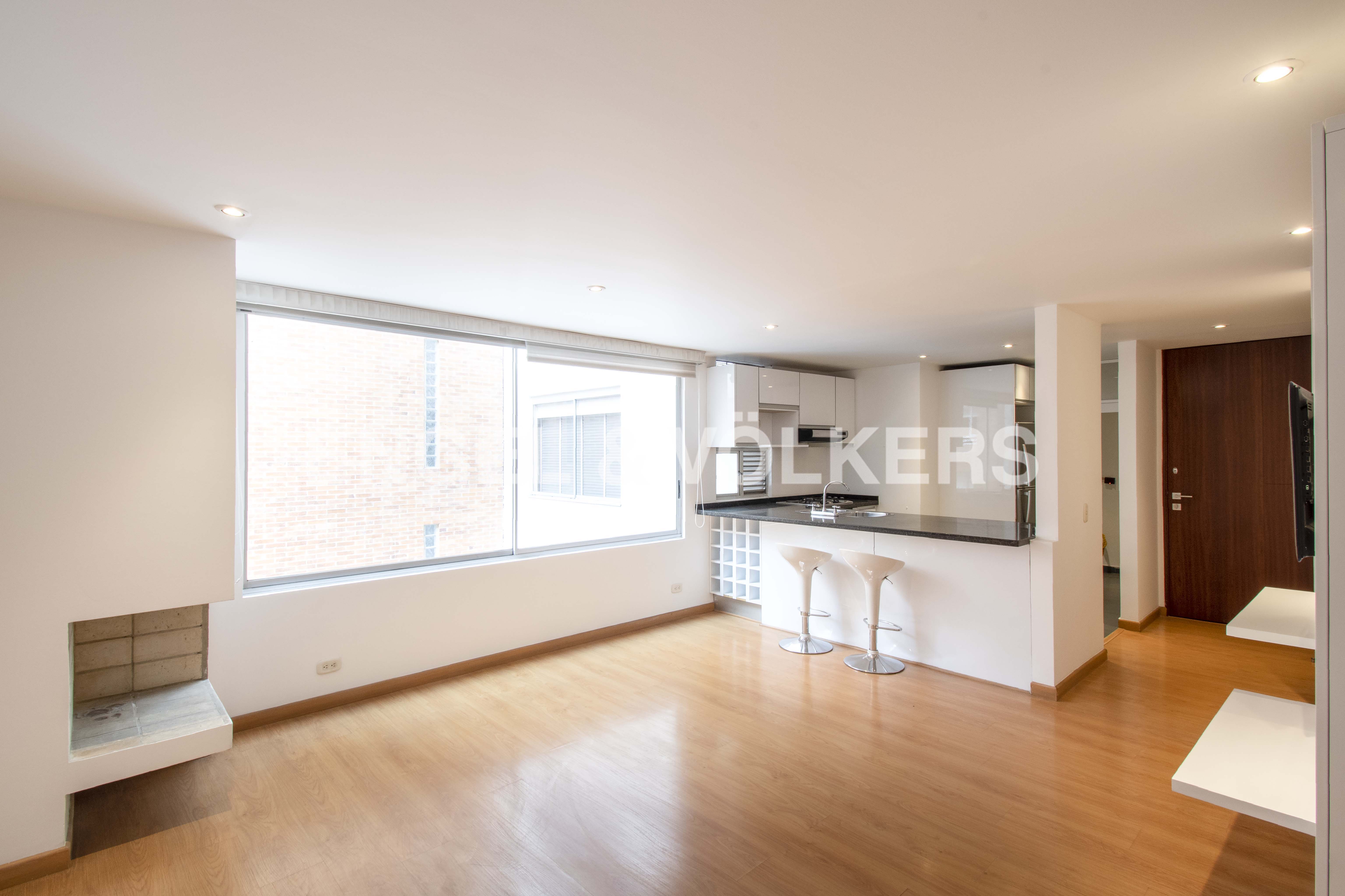 Iluminado apartamento para arriendo en El Virrey