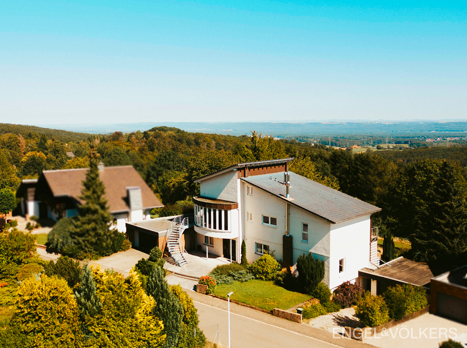 Neuer Preis: Begehrte Höhenlage mit beeindruckendem Panoramablick auf Stadt Homburg und Umgebung!