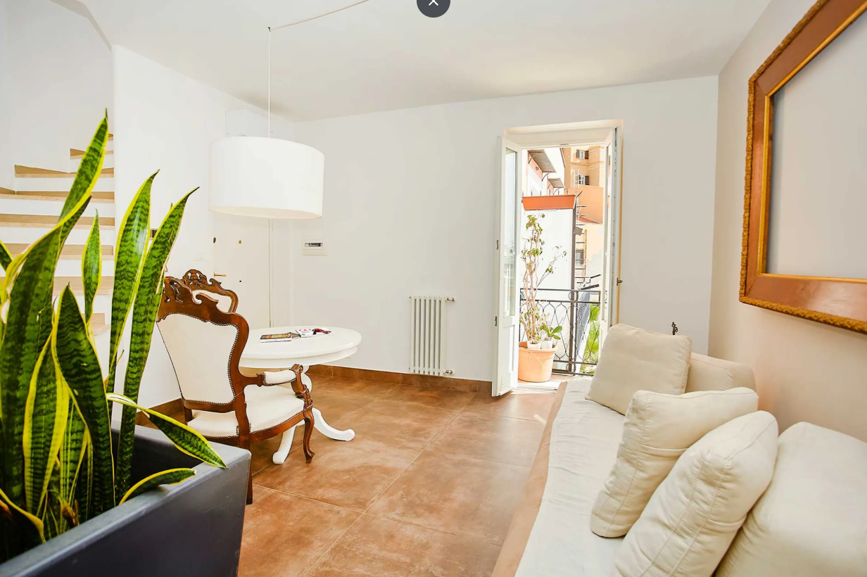 Exclusive seafront residence with panoramic views