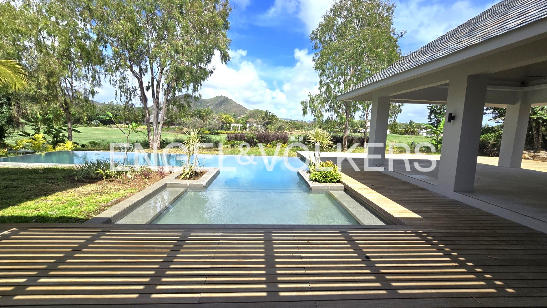 Elegant 4-Bedroom Villa in Anahita Golf & Spa Resort