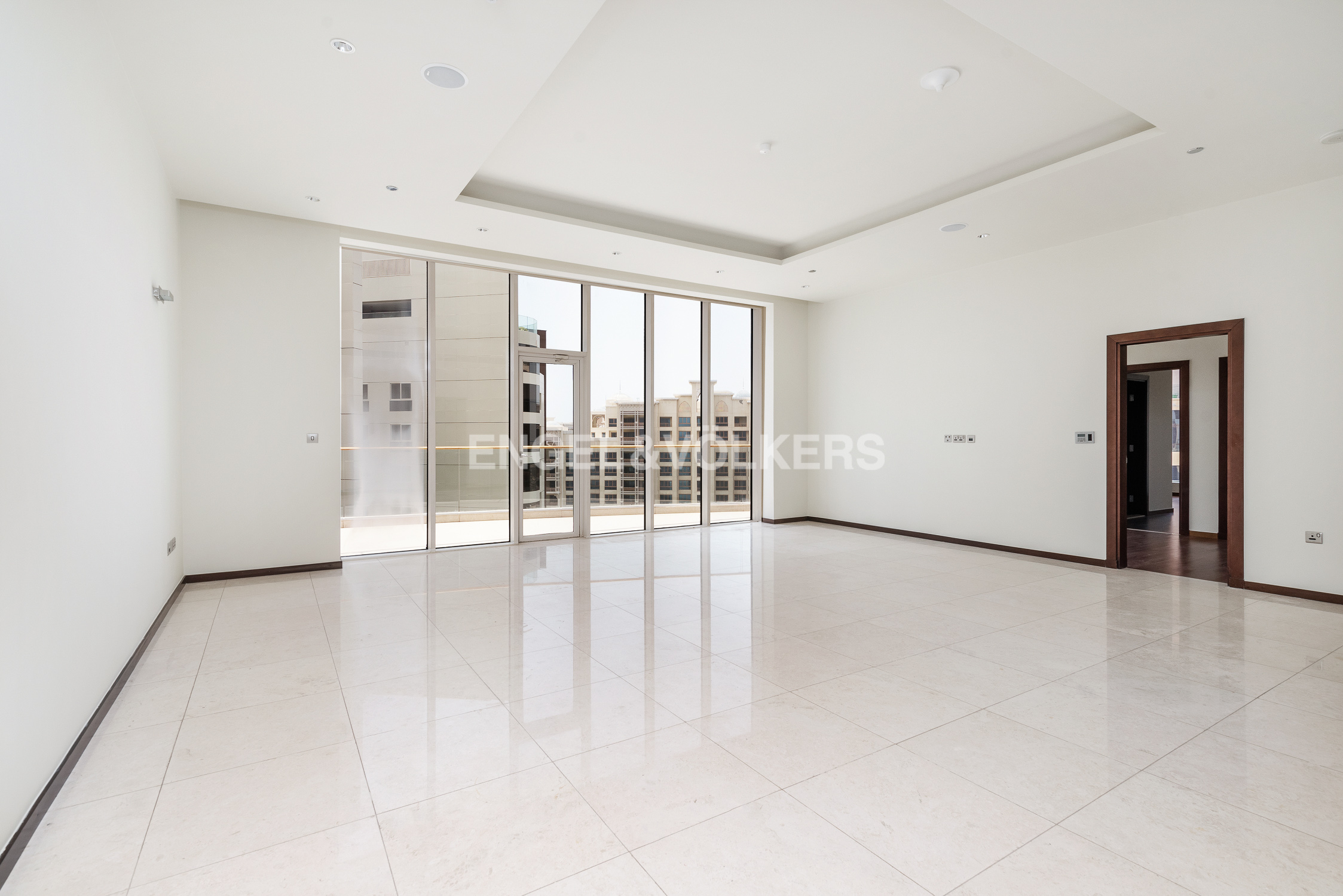 Direct Beach Access | Sea View | Mid Floor