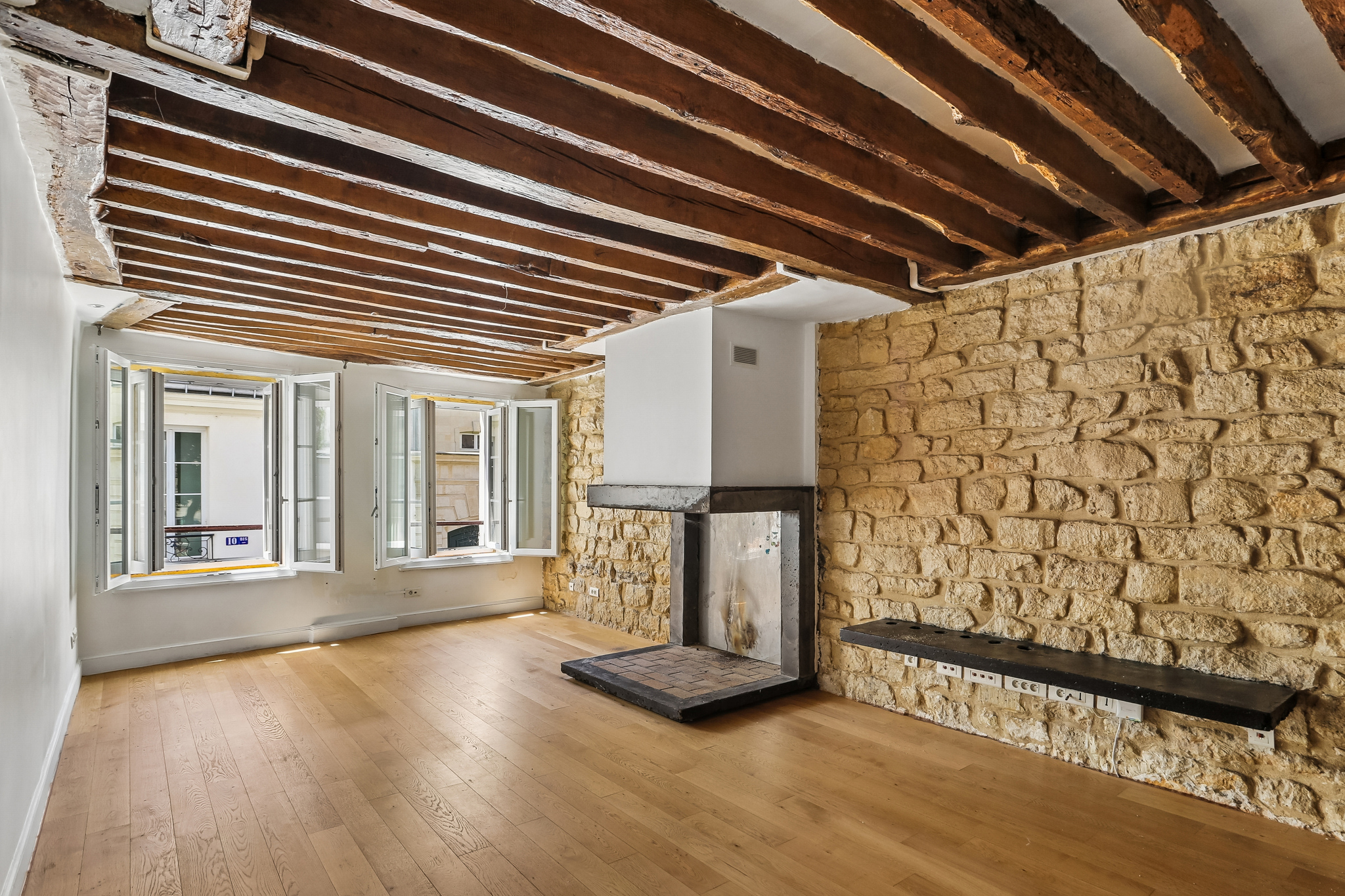 Paris 6. – Saint-Germain-des-Prés – Renovierungsbedürftige Wohnung mit Aufzug