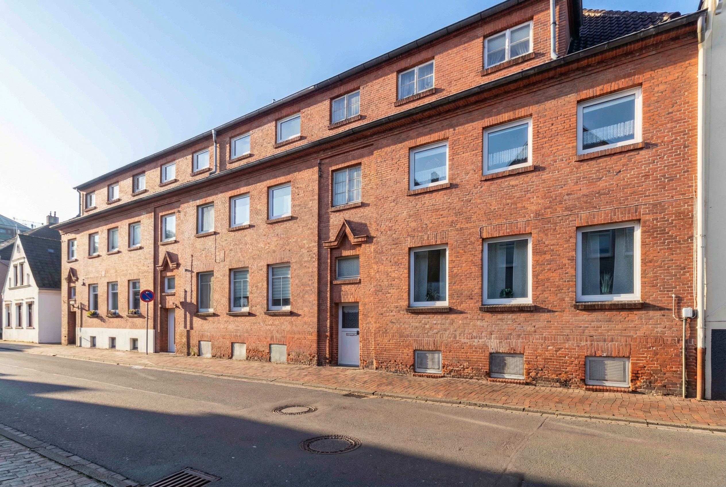 Kapitalanlage oder Eigennutzung: Zweifamilienhaus mit Garten und Ausbaupotenzial!