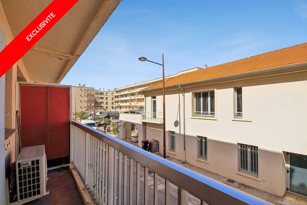 STUDIO 31 sqm • BALCONY • ELEVATOR • ATTIC