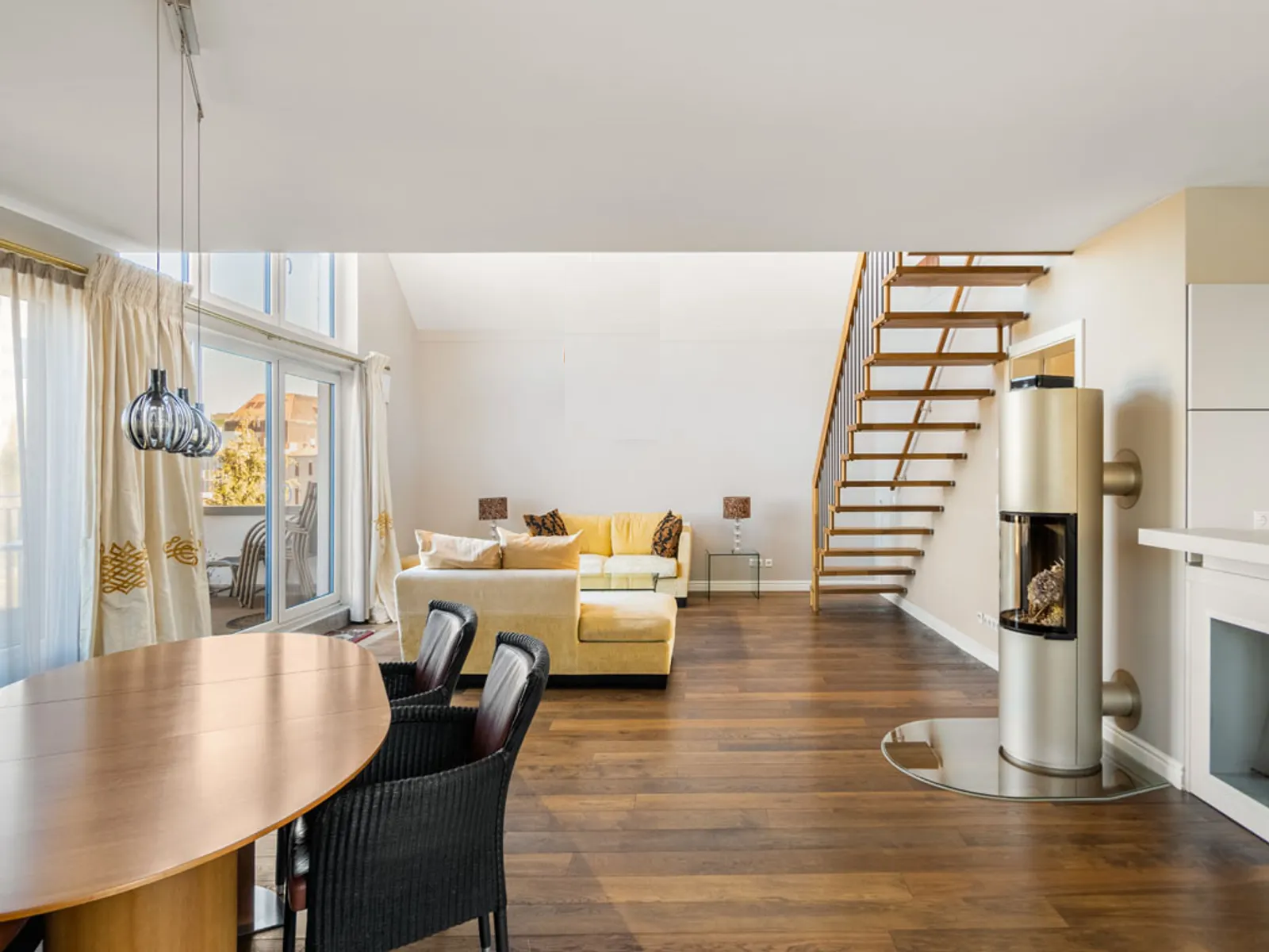 Einzigartige und stadtnahe Maisonette-Wohnung