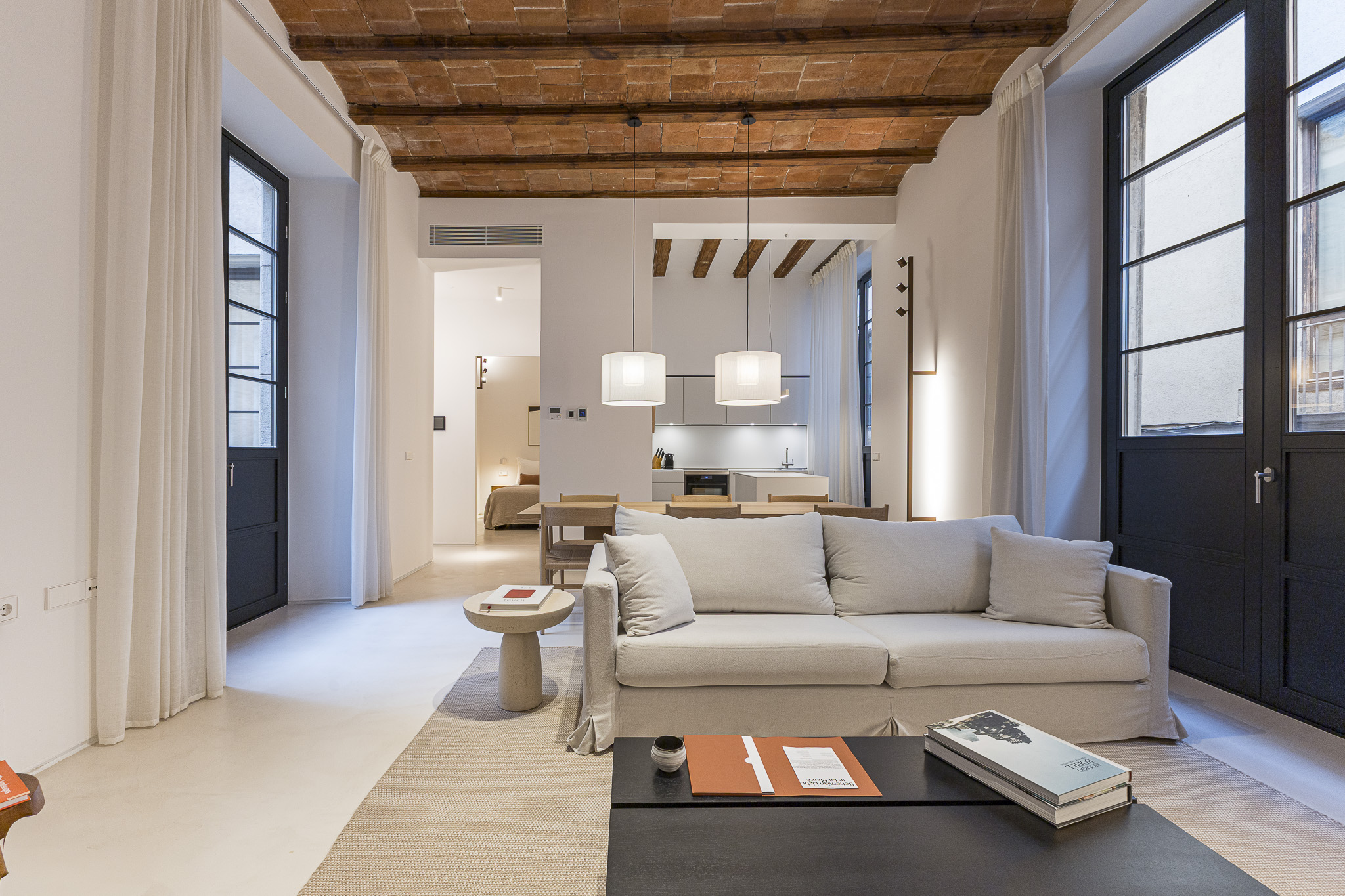 Exclusivo y elegante piso reformado en finca con zonas comunitarias