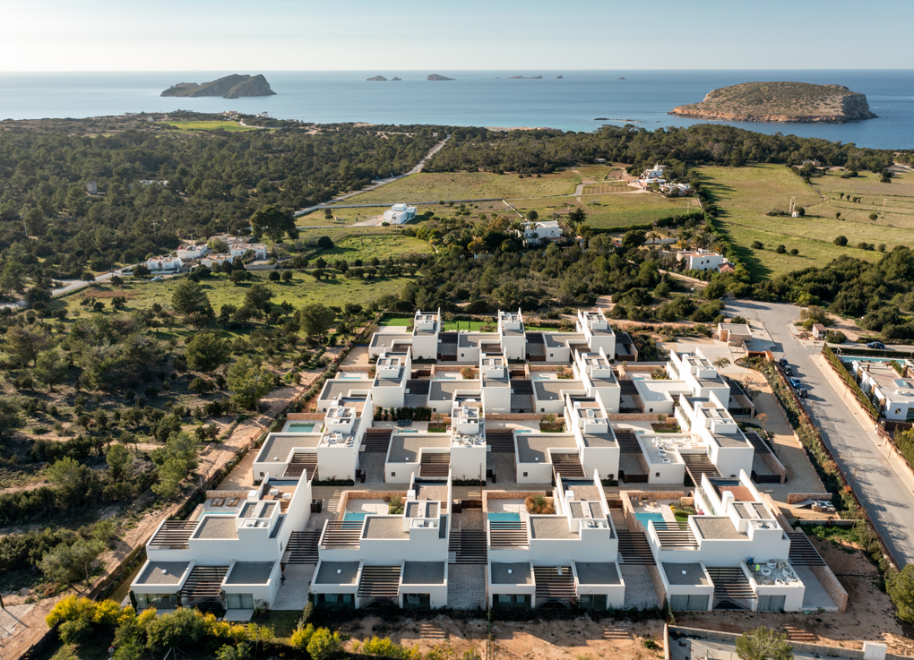 Contemporary new-build villas near Cala Comte