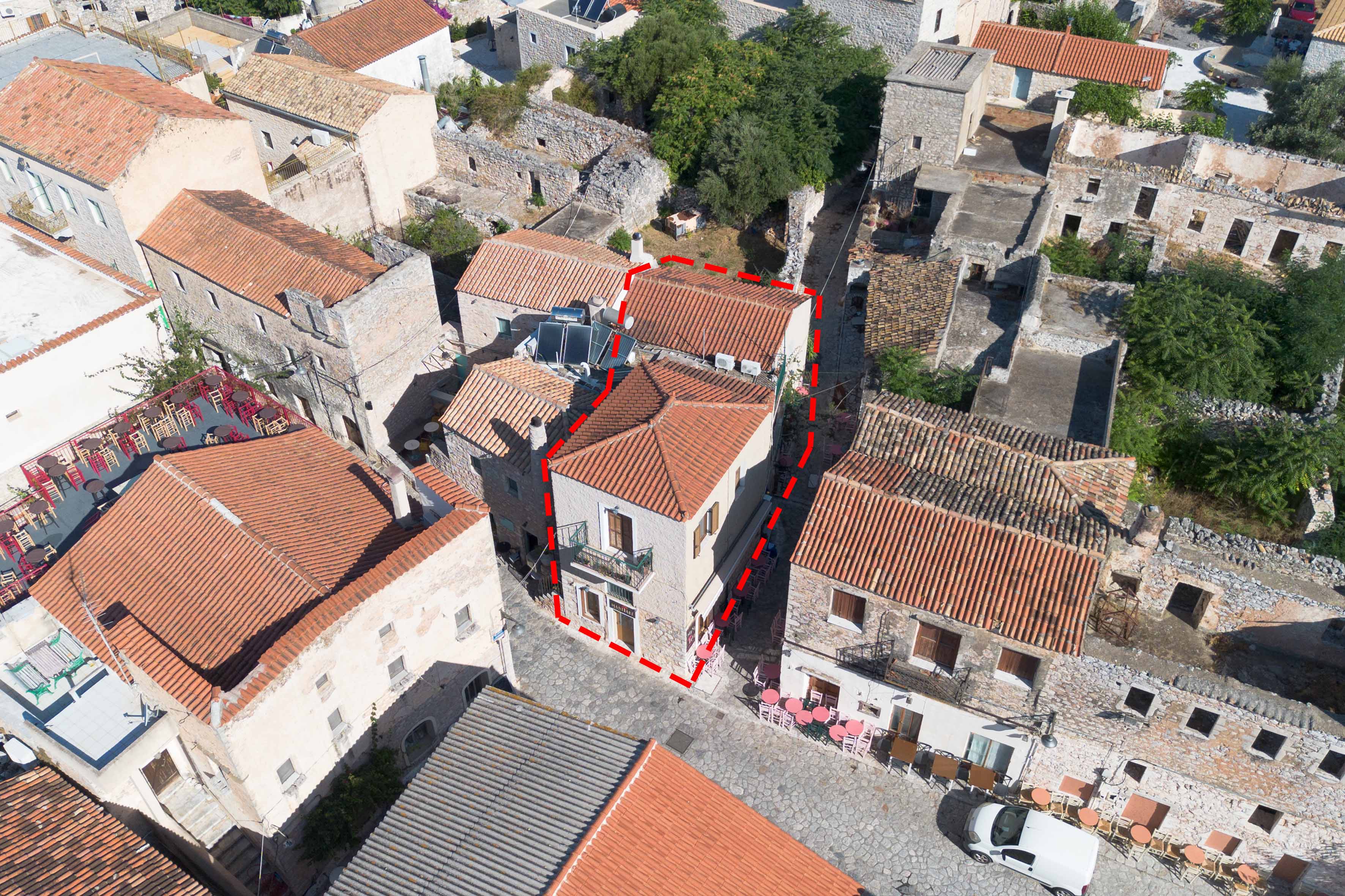 Iconic mixed-use building in the heart of Areopolis, Mani