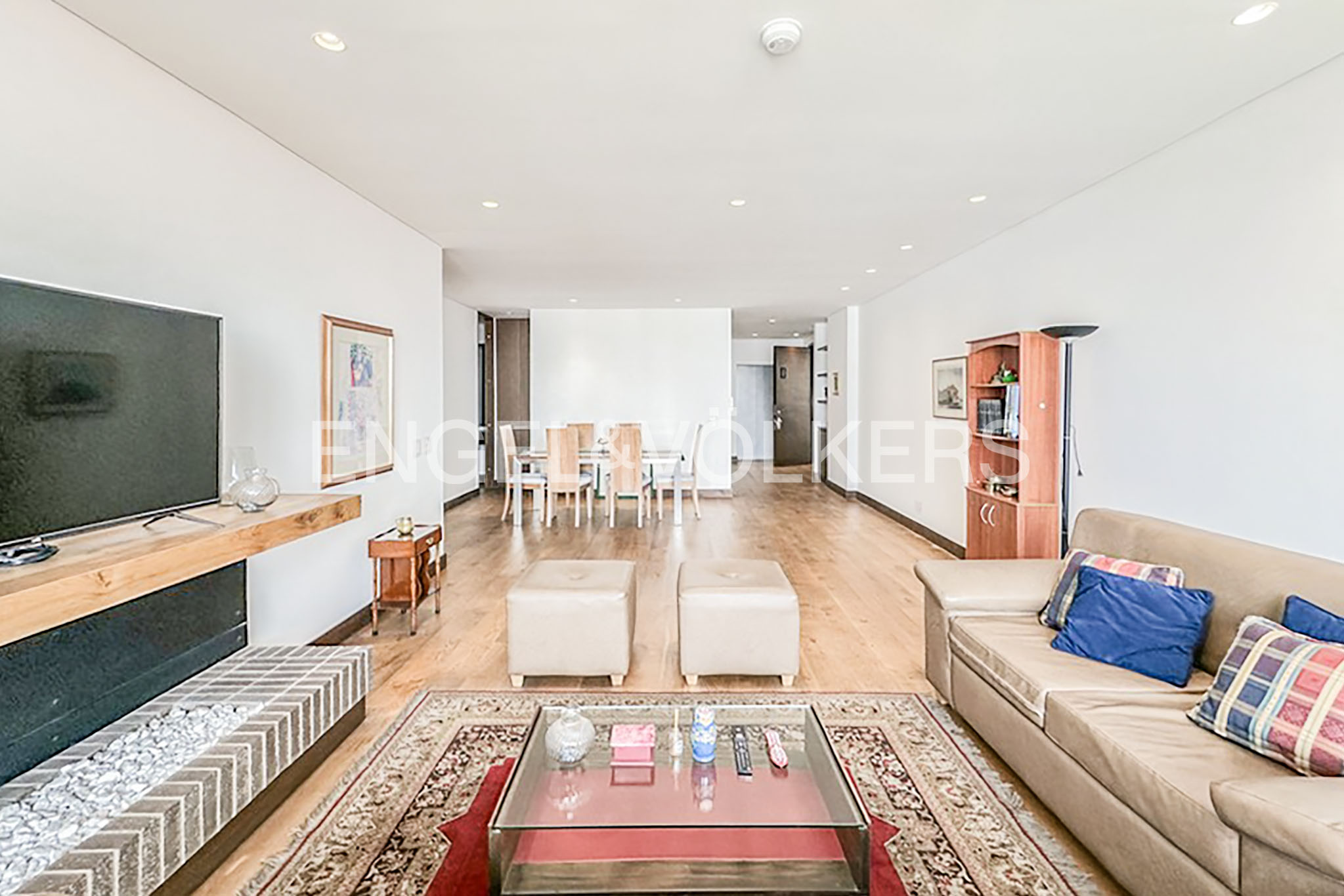 Apartamento con clubhouse y balcón para venta en Rosales