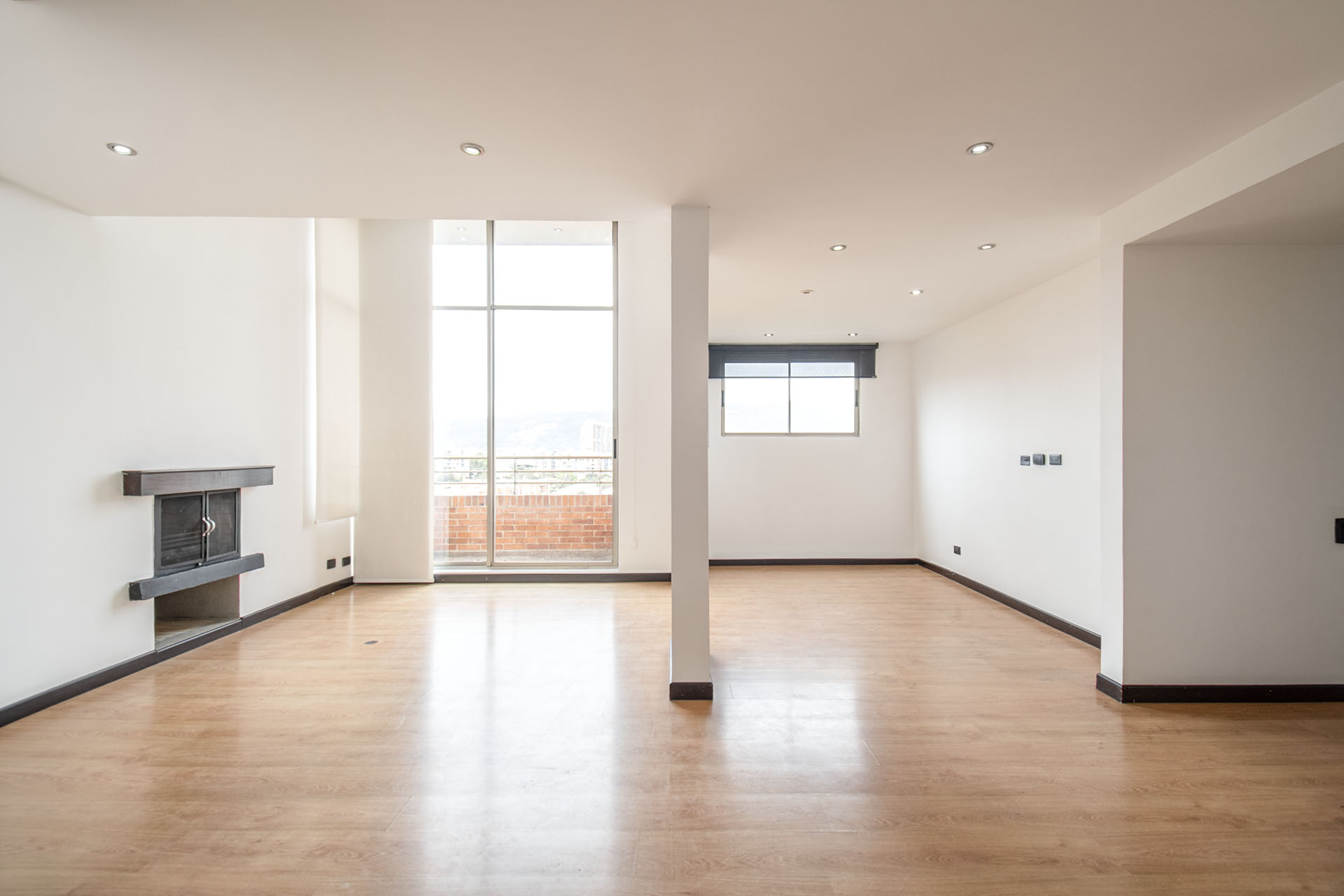 Penthouse dúplex con terraza y vista para venta en Mazuren