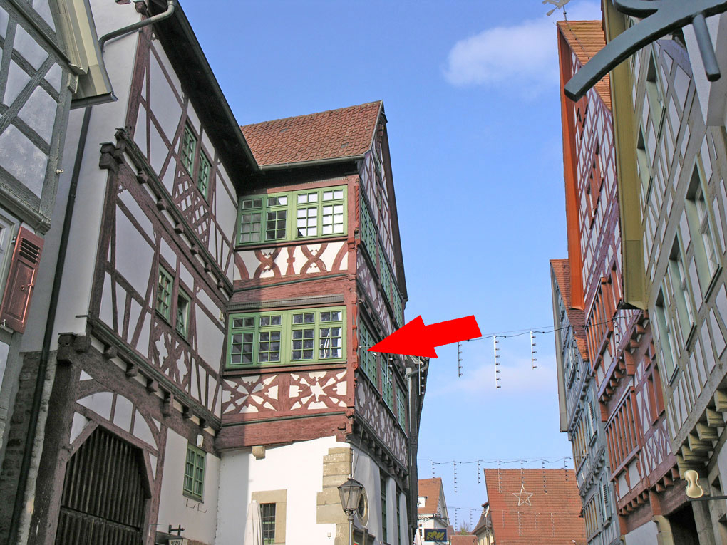 Denkmalgeschützte 2,5-Zimmer-Wohnung mit historischem Charme