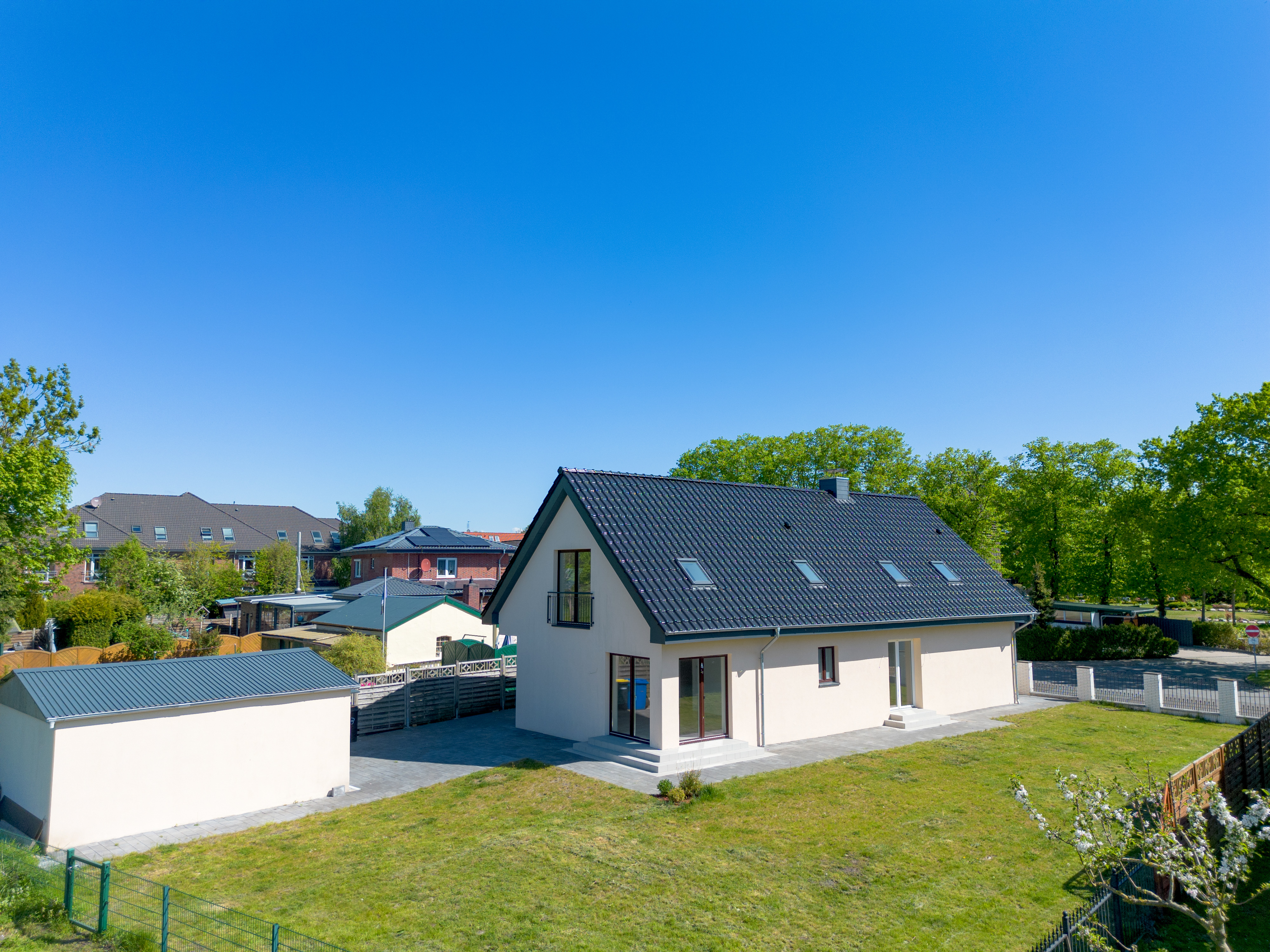 Saniertes Familienglück in direkter Feldrandlage