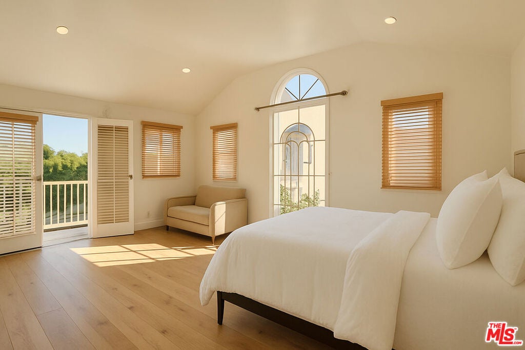 Elegant Furnished Guest House in the Heart of Beverly Hills